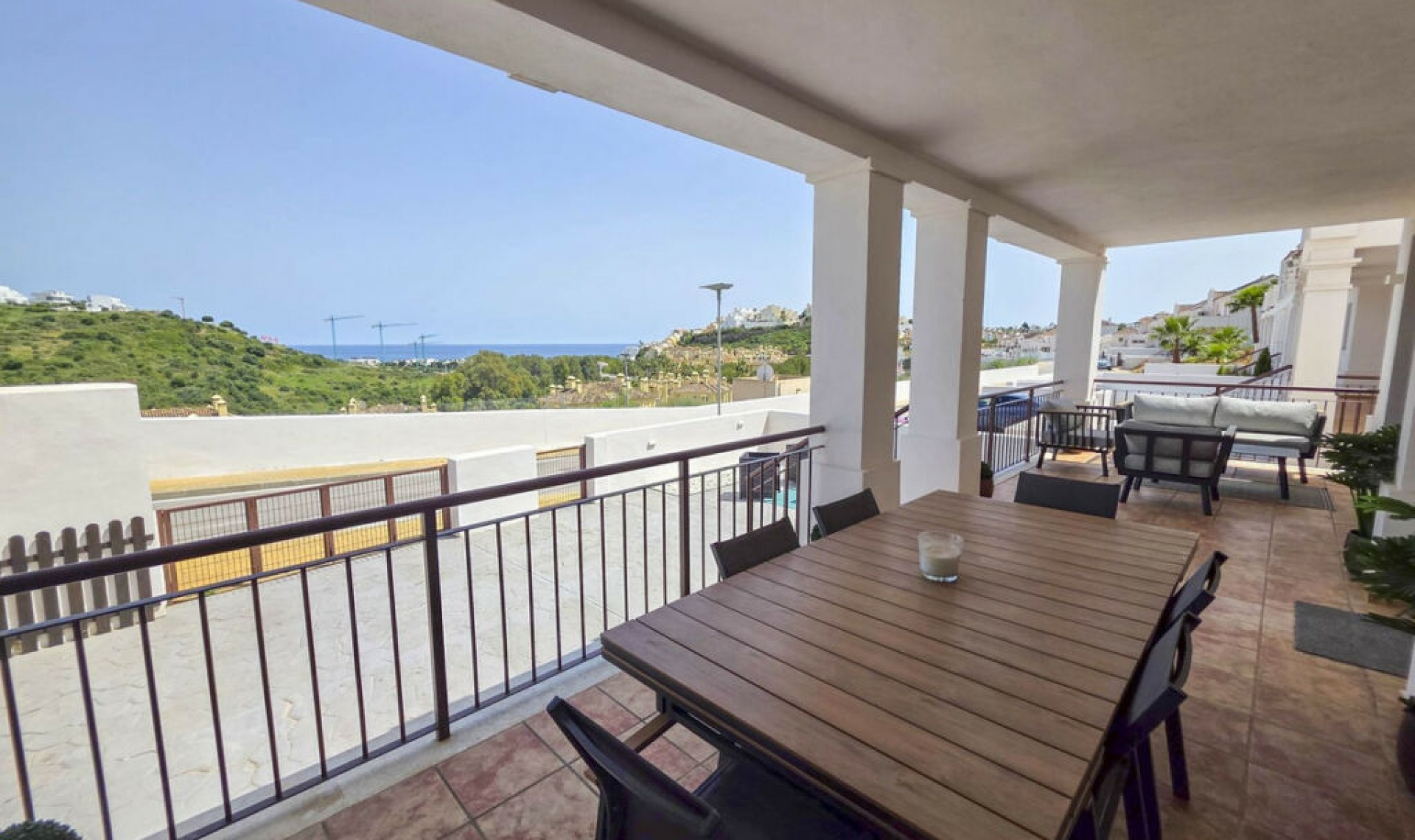 Resale - House -
Casares Playa