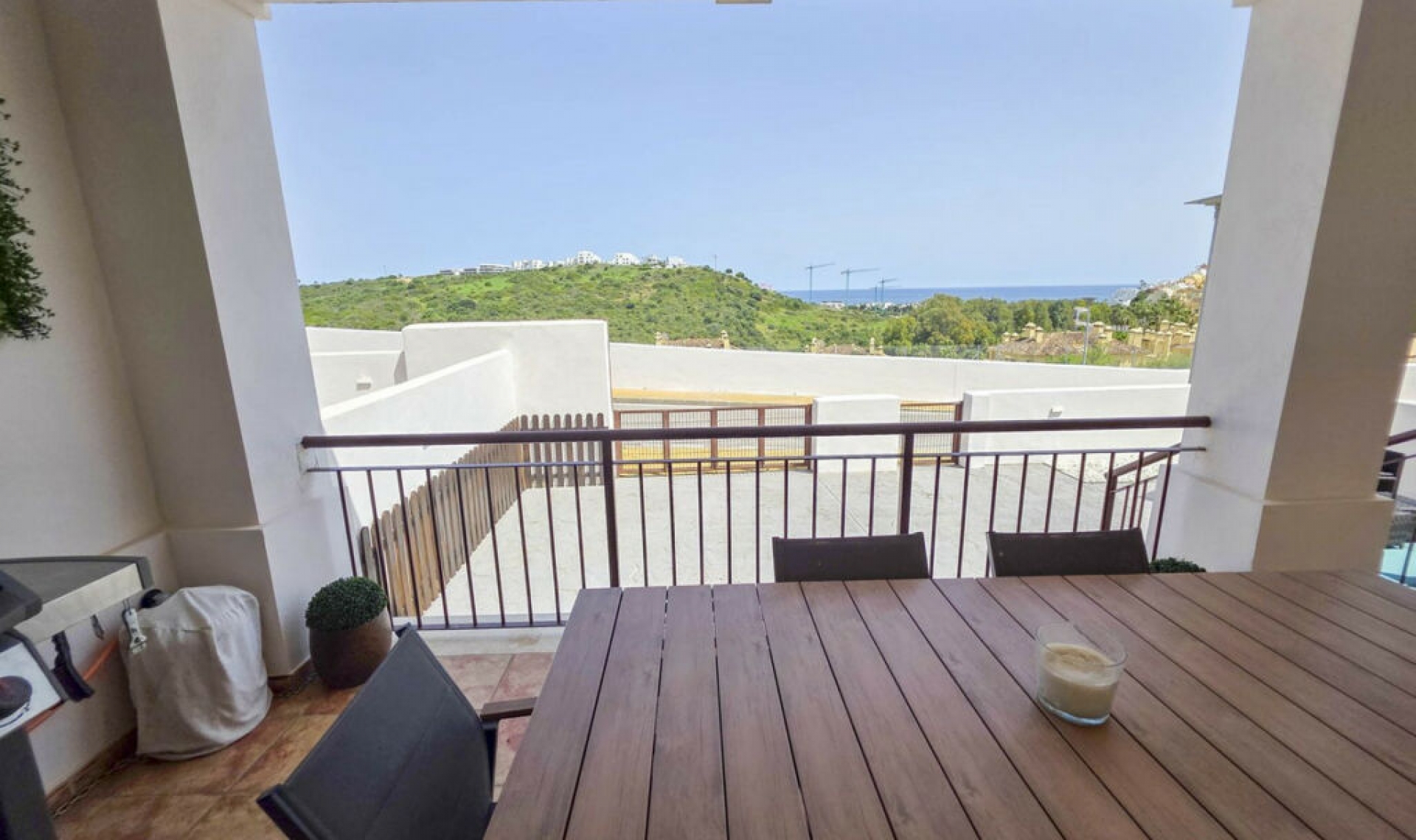 Resale - House -
Casares Playa