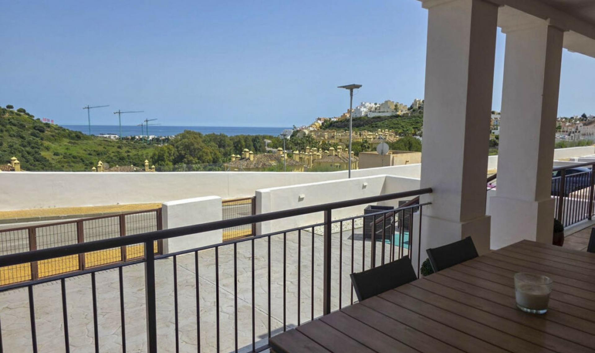 Resale - House -
Casares Playa