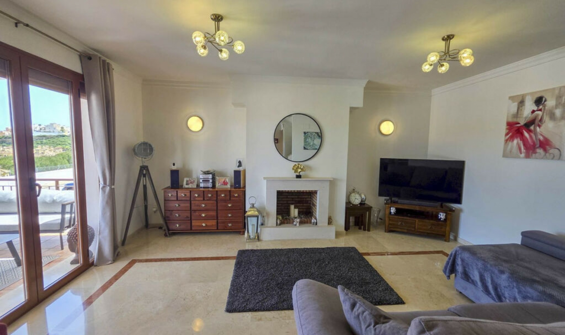 Resale - House -
Casares Playa