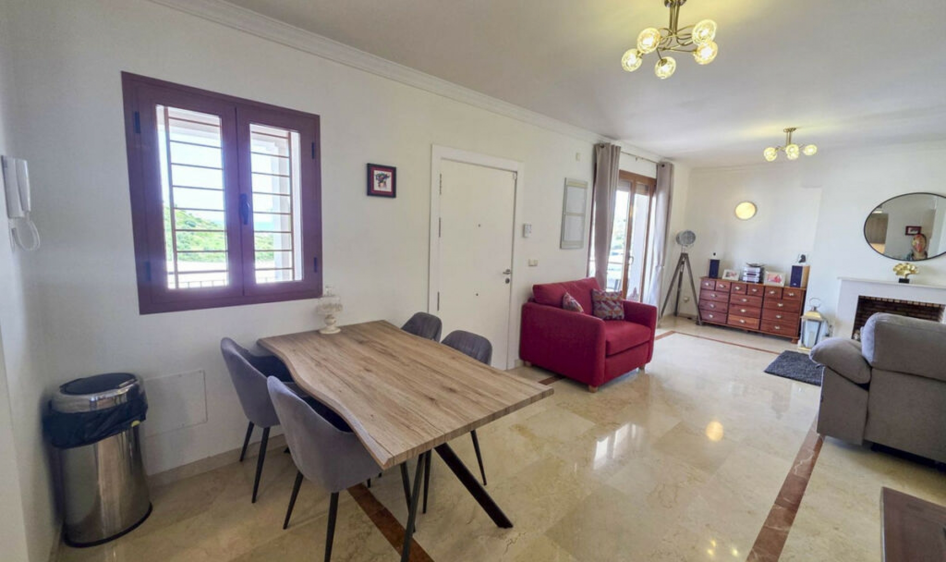 Resale - House -
Casares Playa