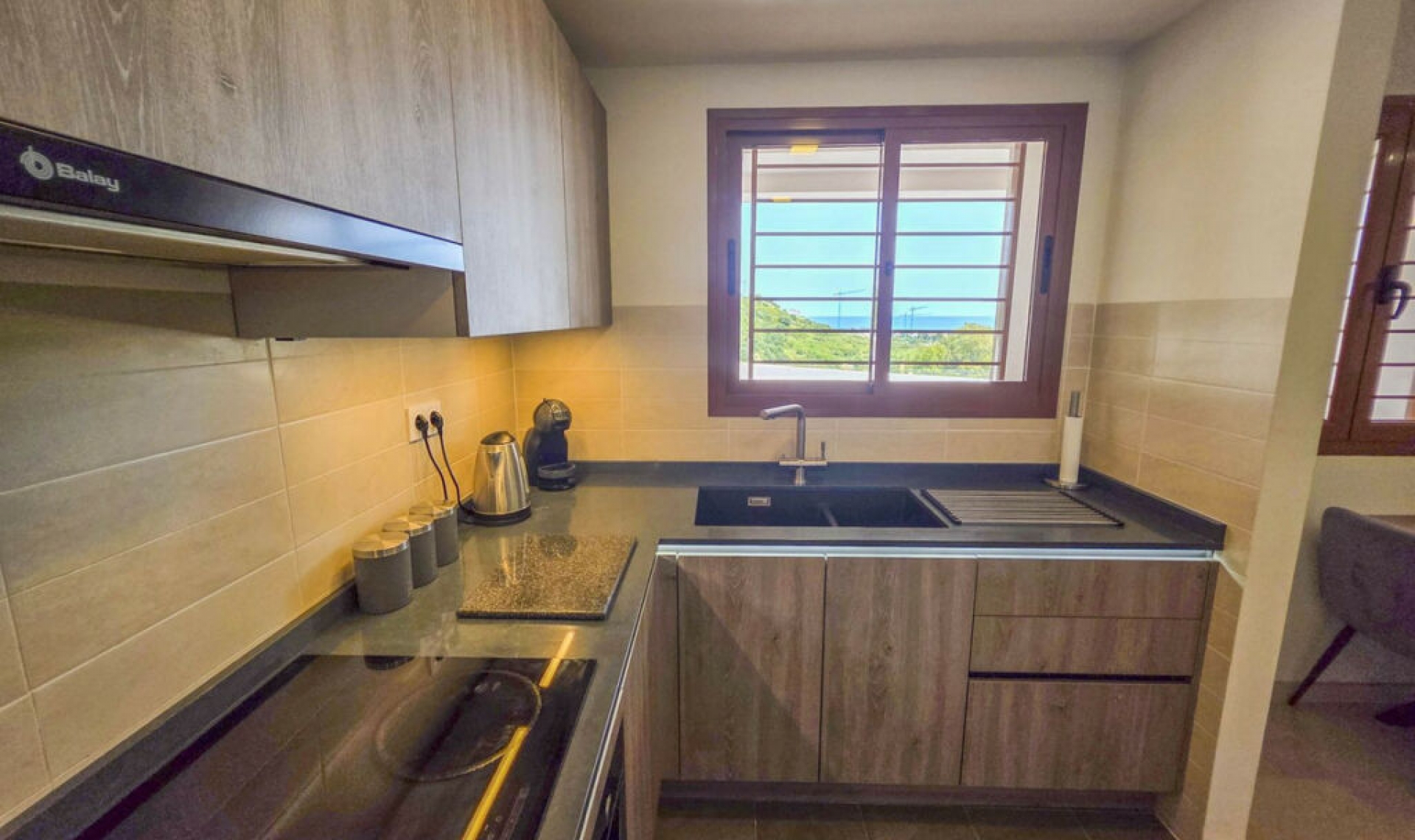 Resale - House -
Casares Playa