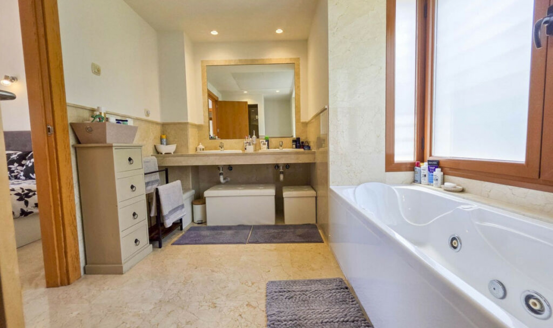 Resale - House -
Casares Playa