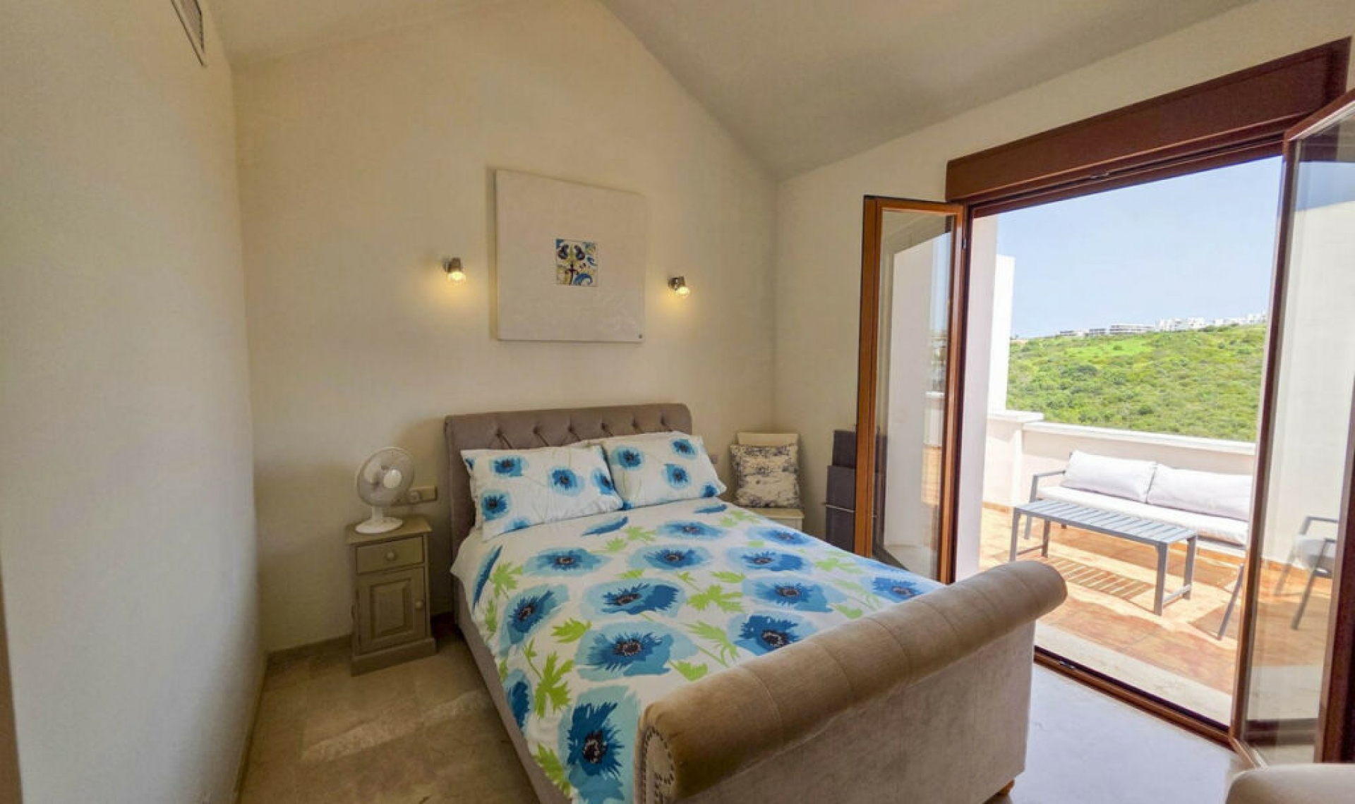 Resale - House -
Casares Playa