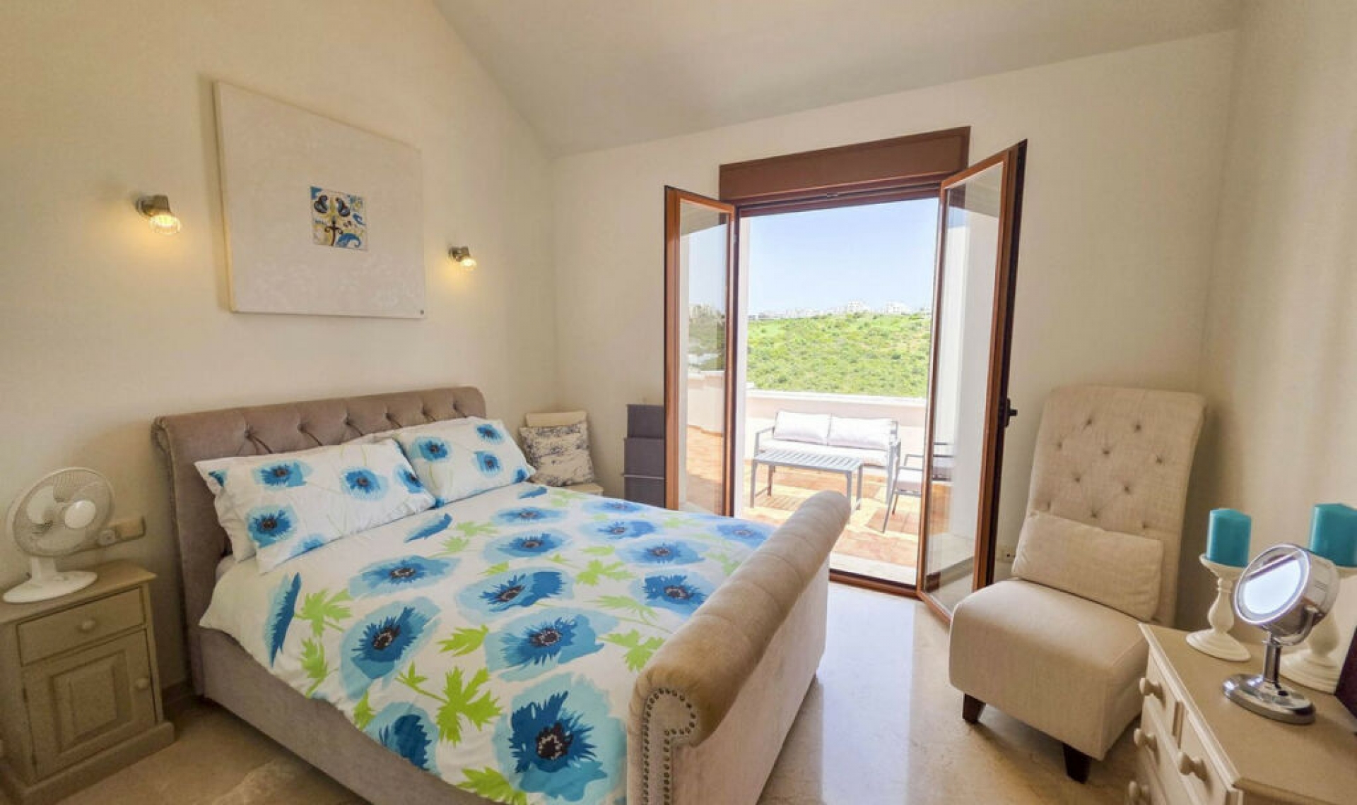 Resale - House -
Casares Playa