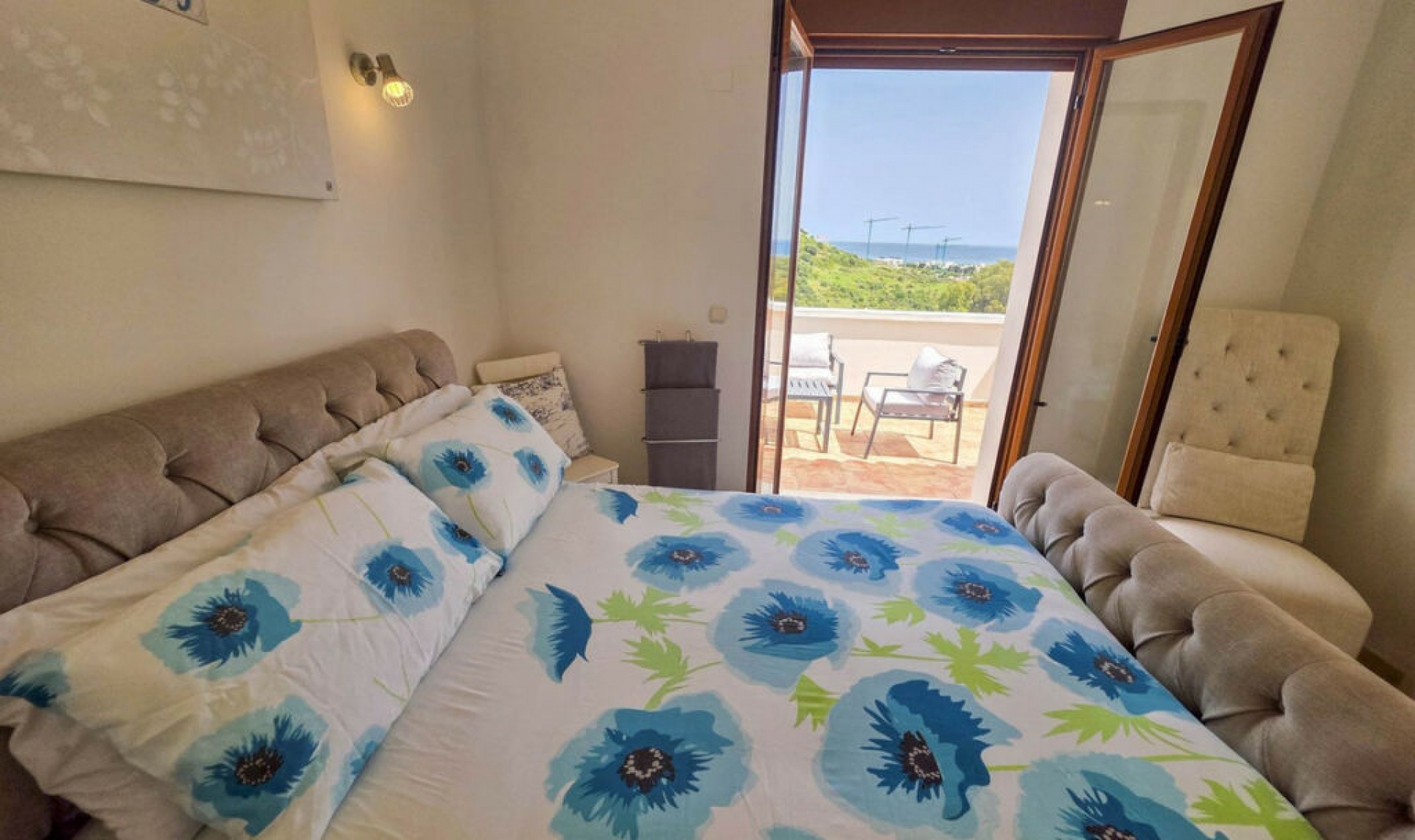 Resale - House -
Casares Playa
