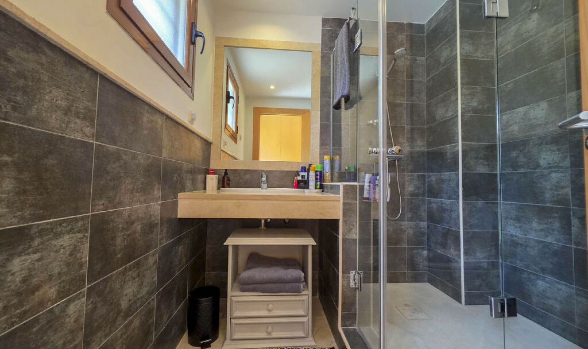 Resale - House -
Casares Playa