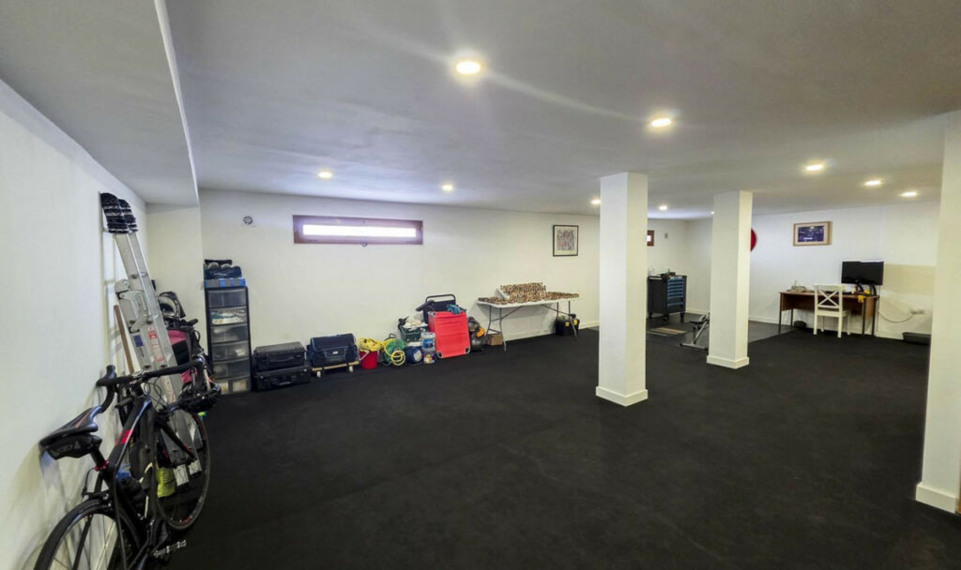 Resale - House -
Casares Playa