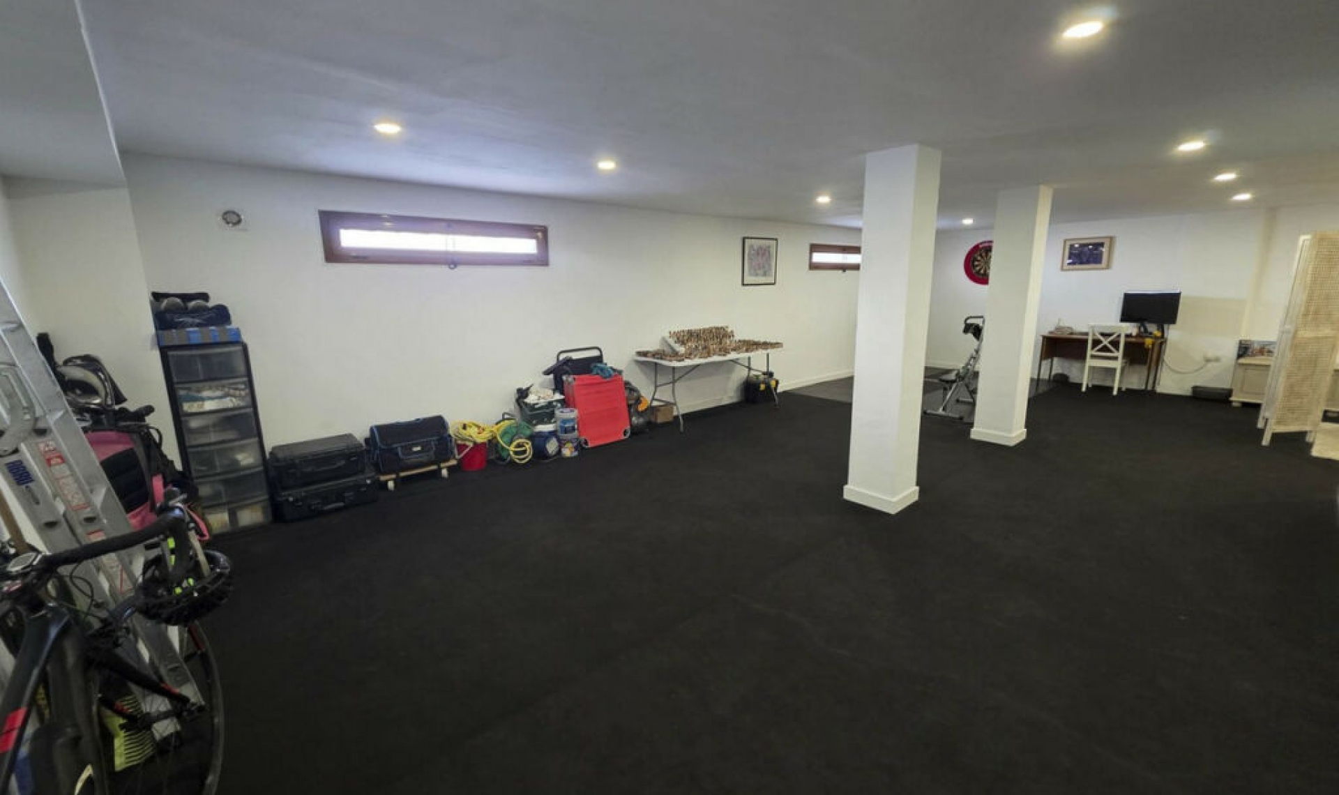 Resale - House -
Casares Playa