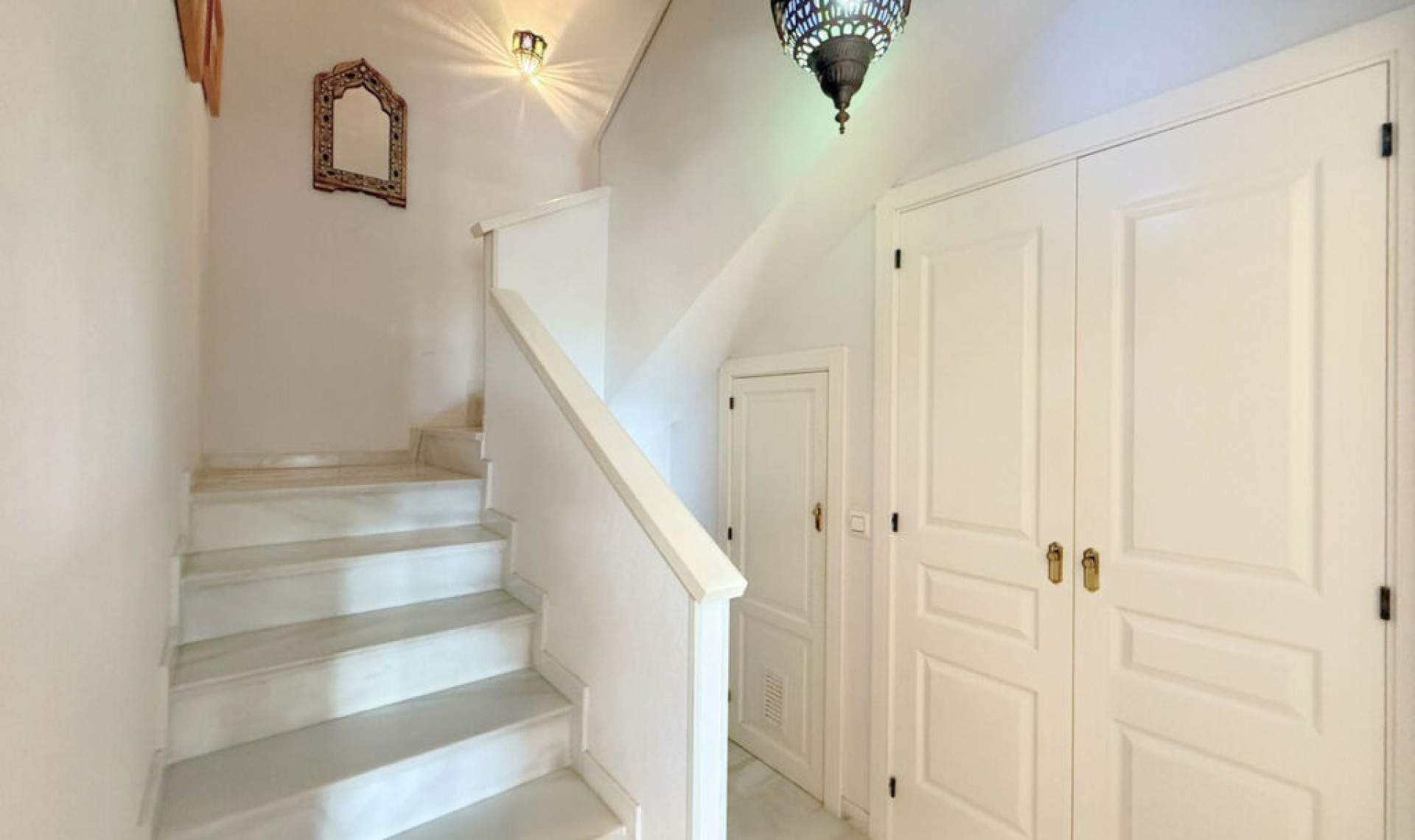 Resale - House -
Casares Playa