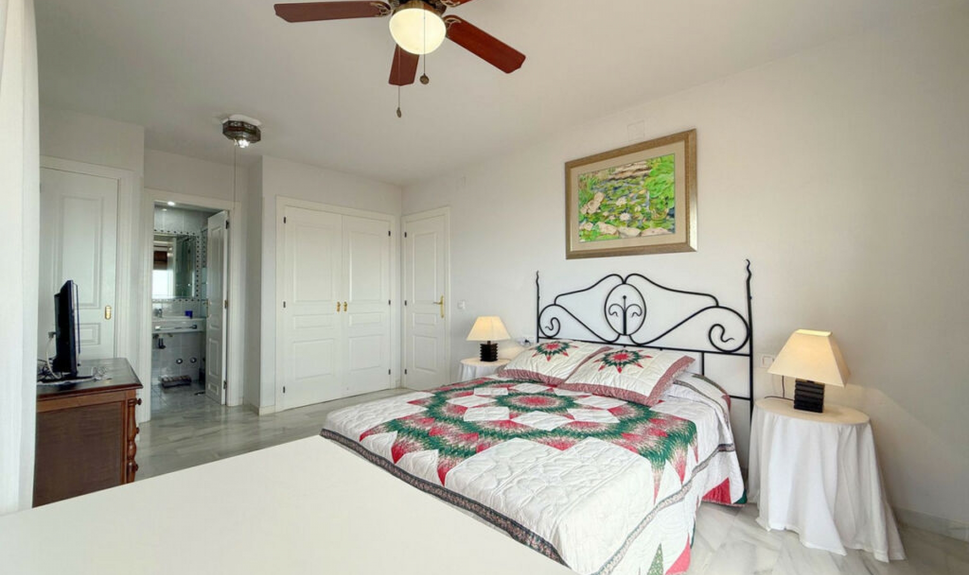 Resale - House -
Casares Playa
