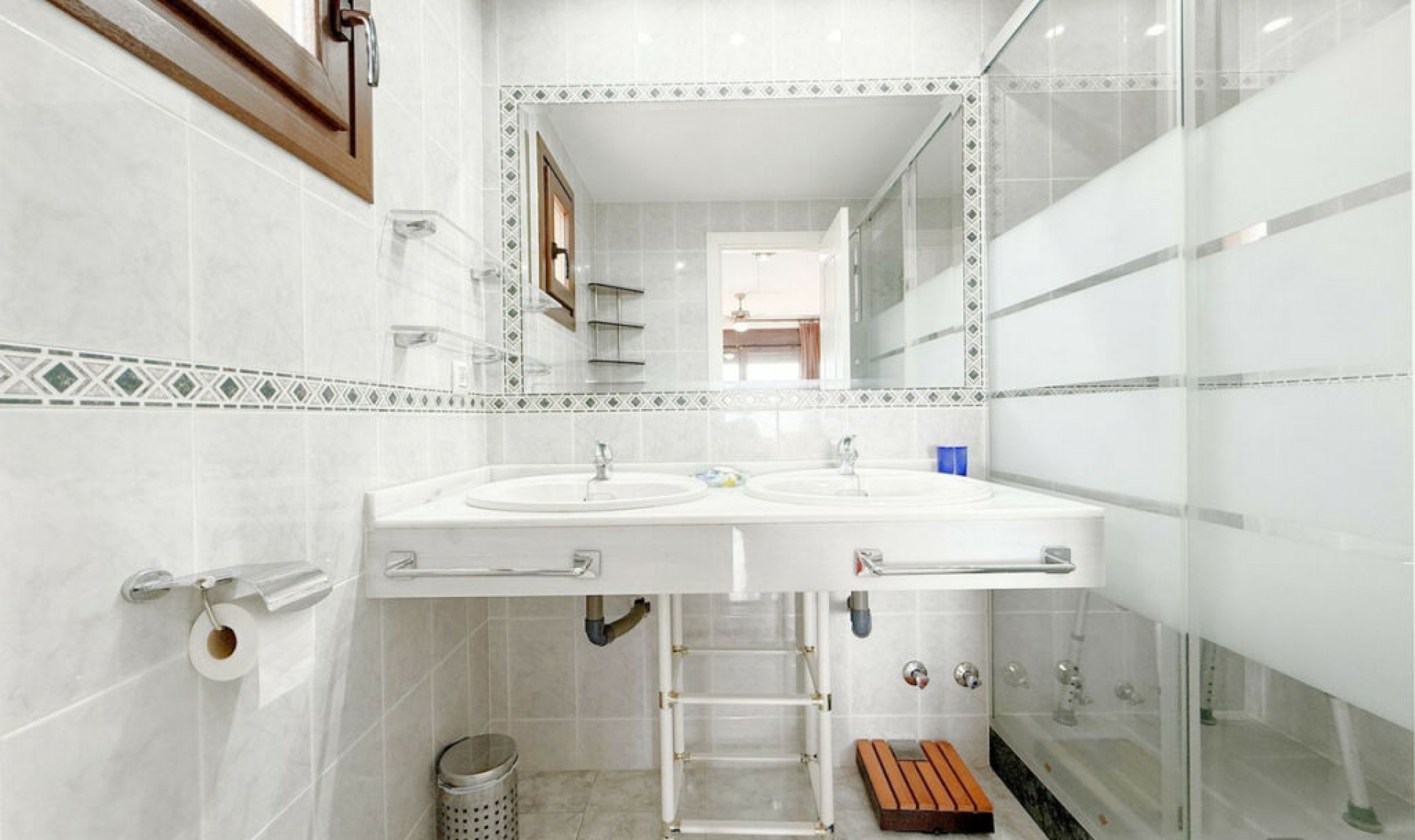 Resale - House -
Casares Playa