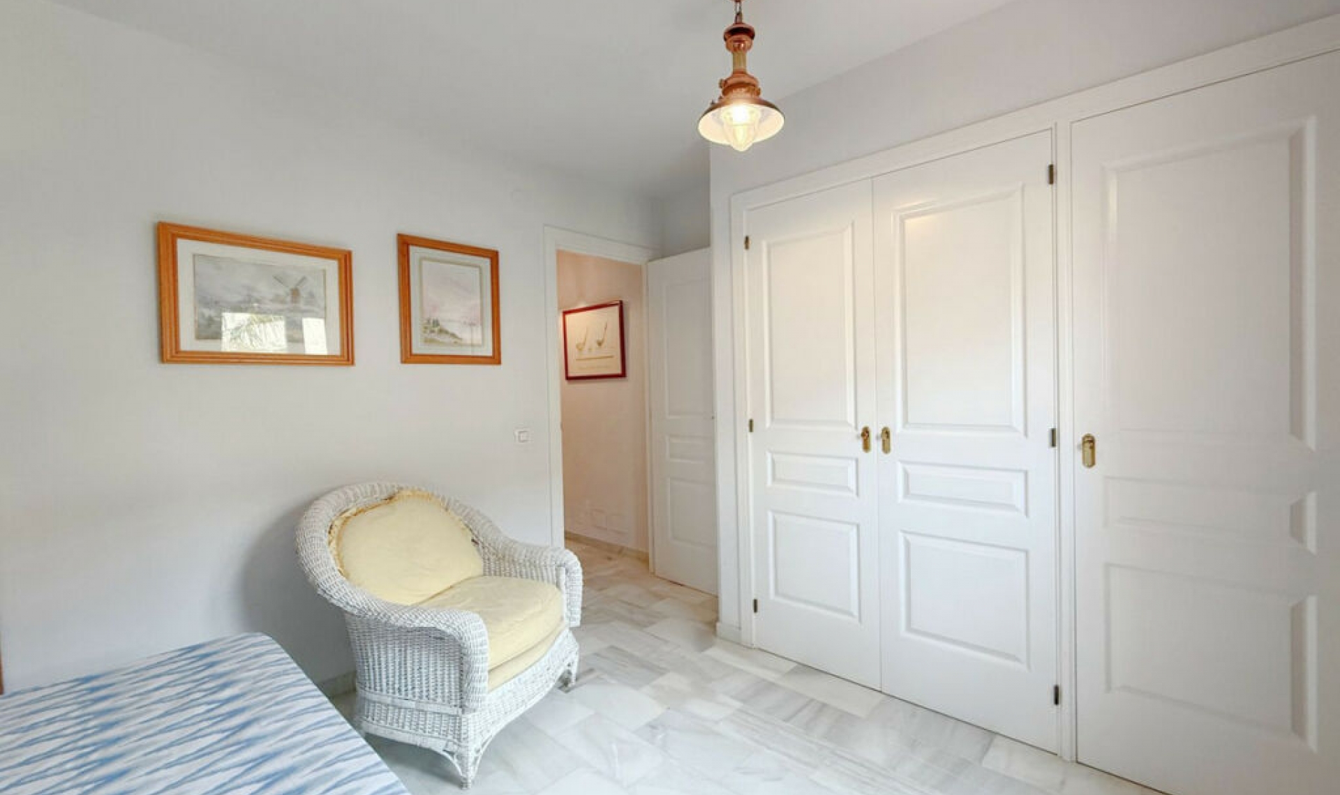 Resale - House -
Casares Playa