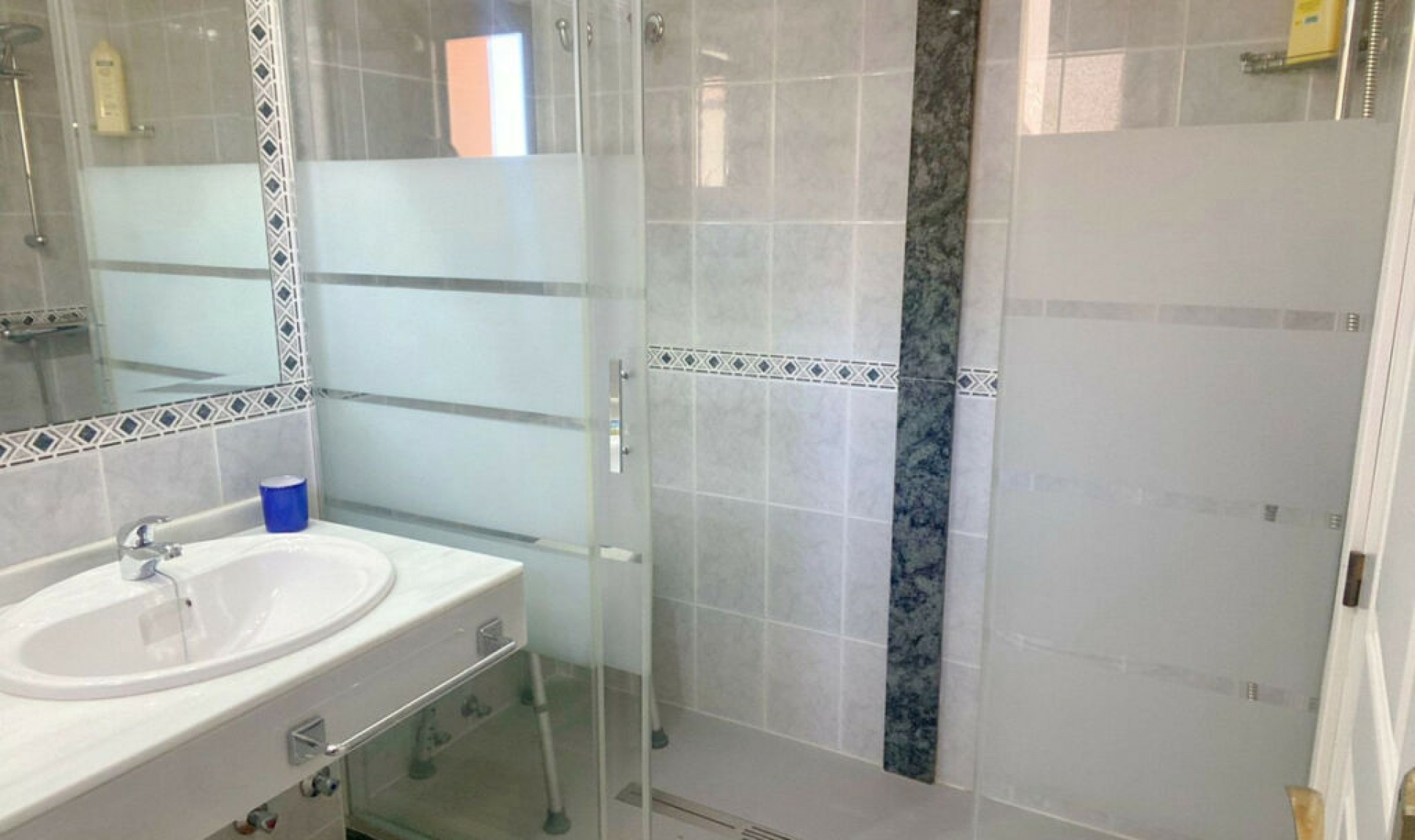 Resale - House -
Casares Playa
