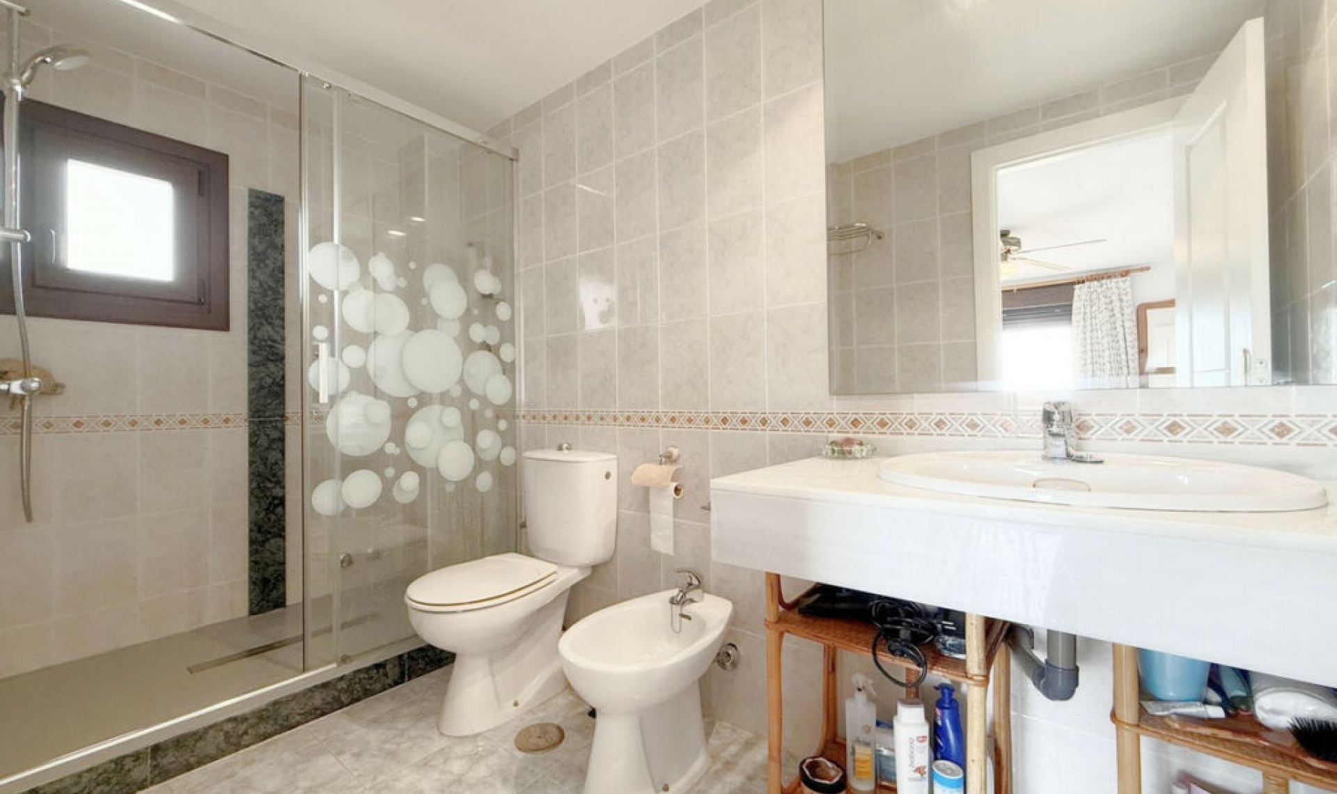 Resale - House -
Casares Playa