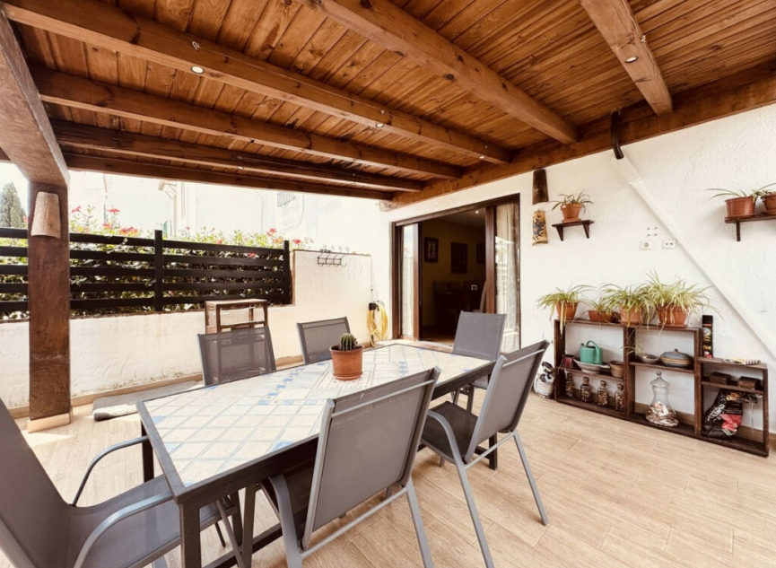 Resale - House -
Casares Playa