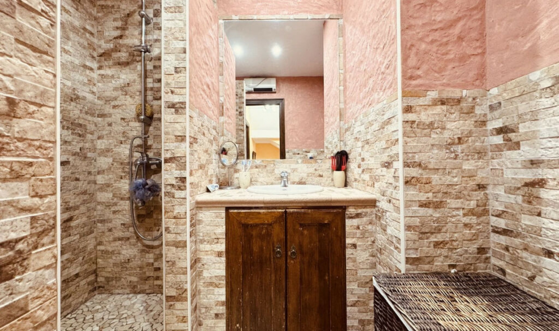 Resale - House -
Casares Playa
