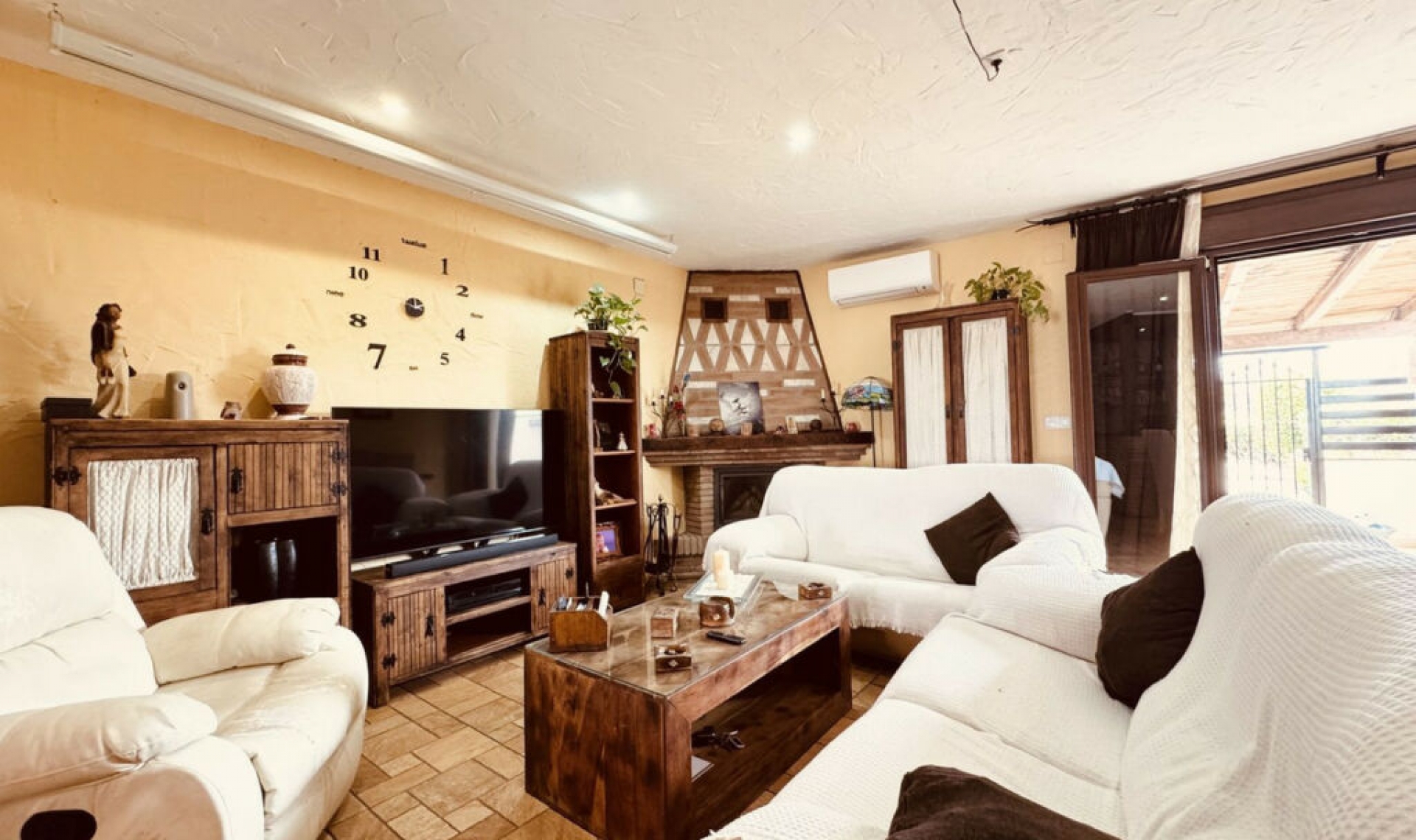 Resale - House -
Casares Playa