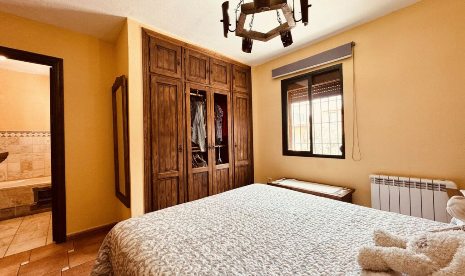 Resale - House -
Casares Playa