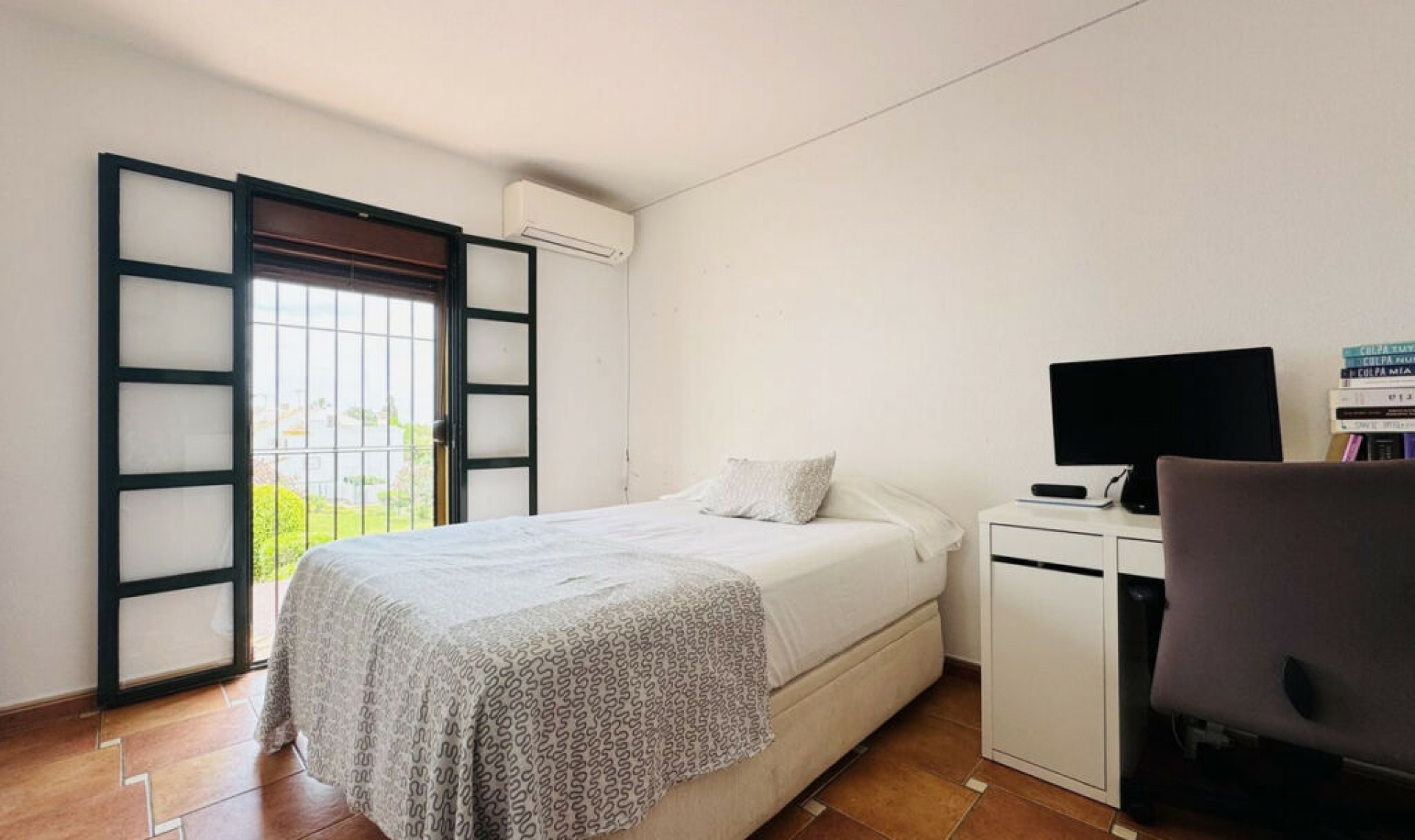 Resale - House -
Casares Playa