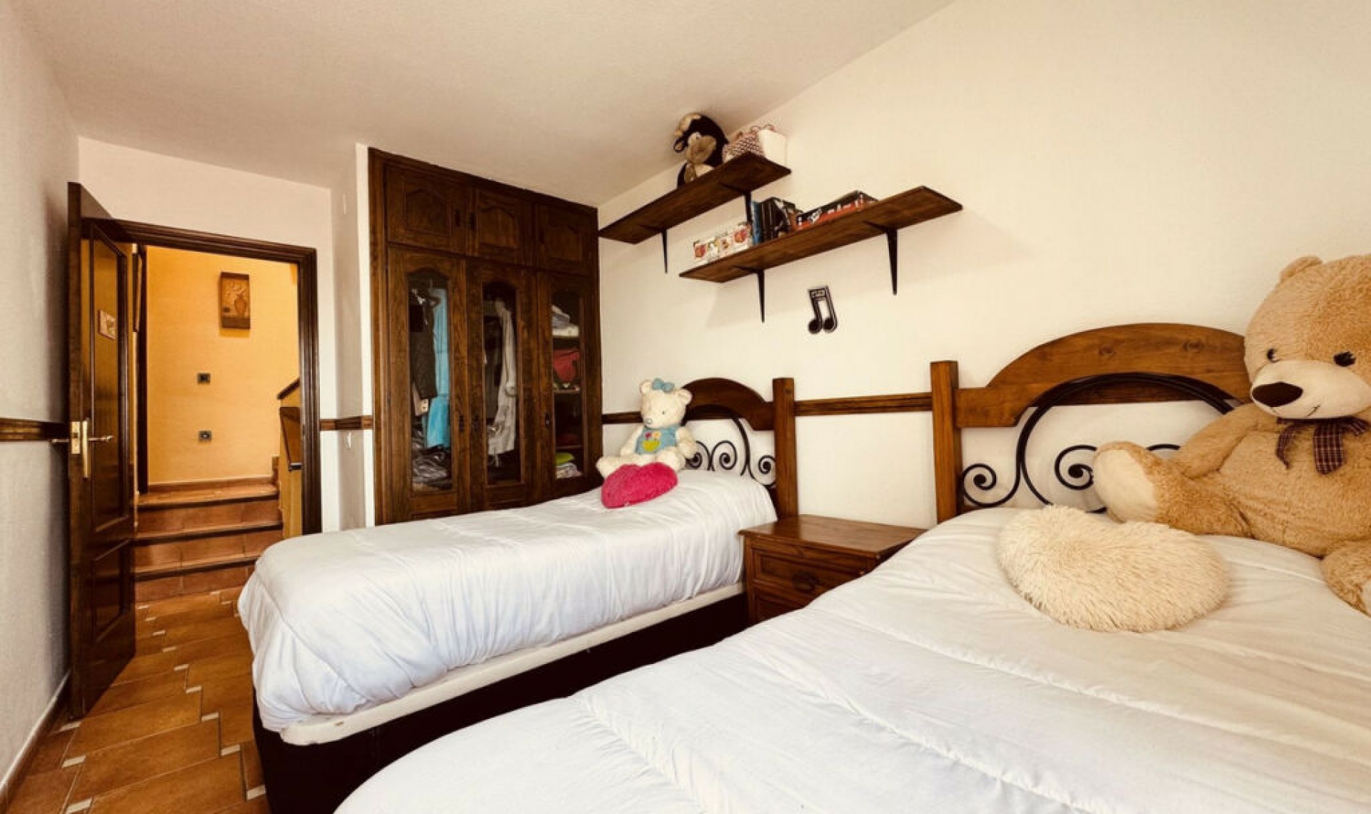 Resale - House -
Casares Playa
