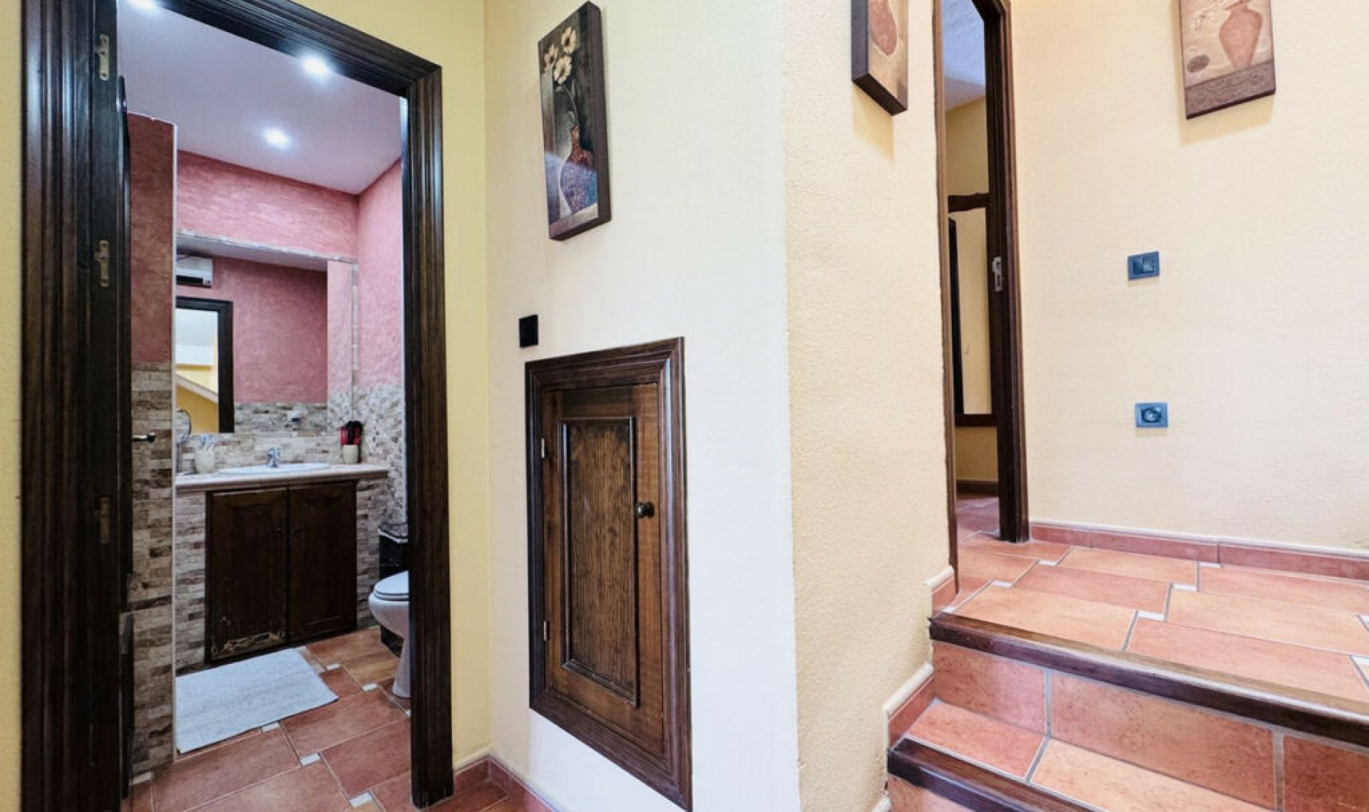Resale - House -
Casares Playa