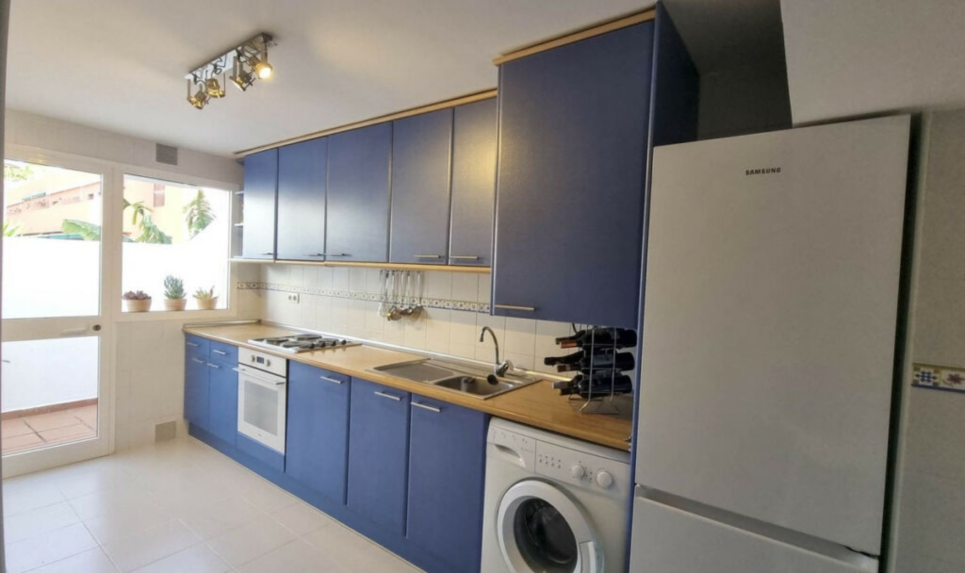 Resale - House -
Casares Playa