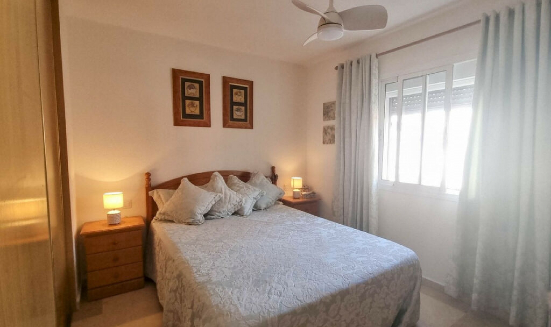 Resale - House -
Casares Playa