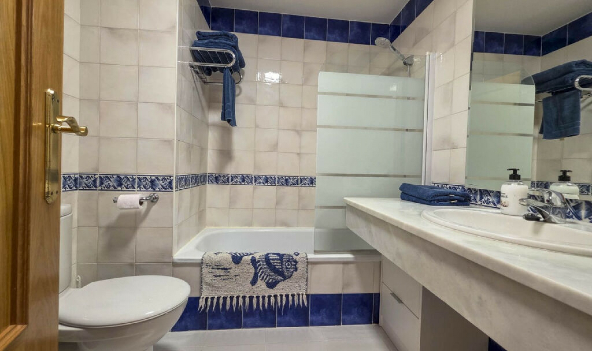 Resale - House -
Casares Playa