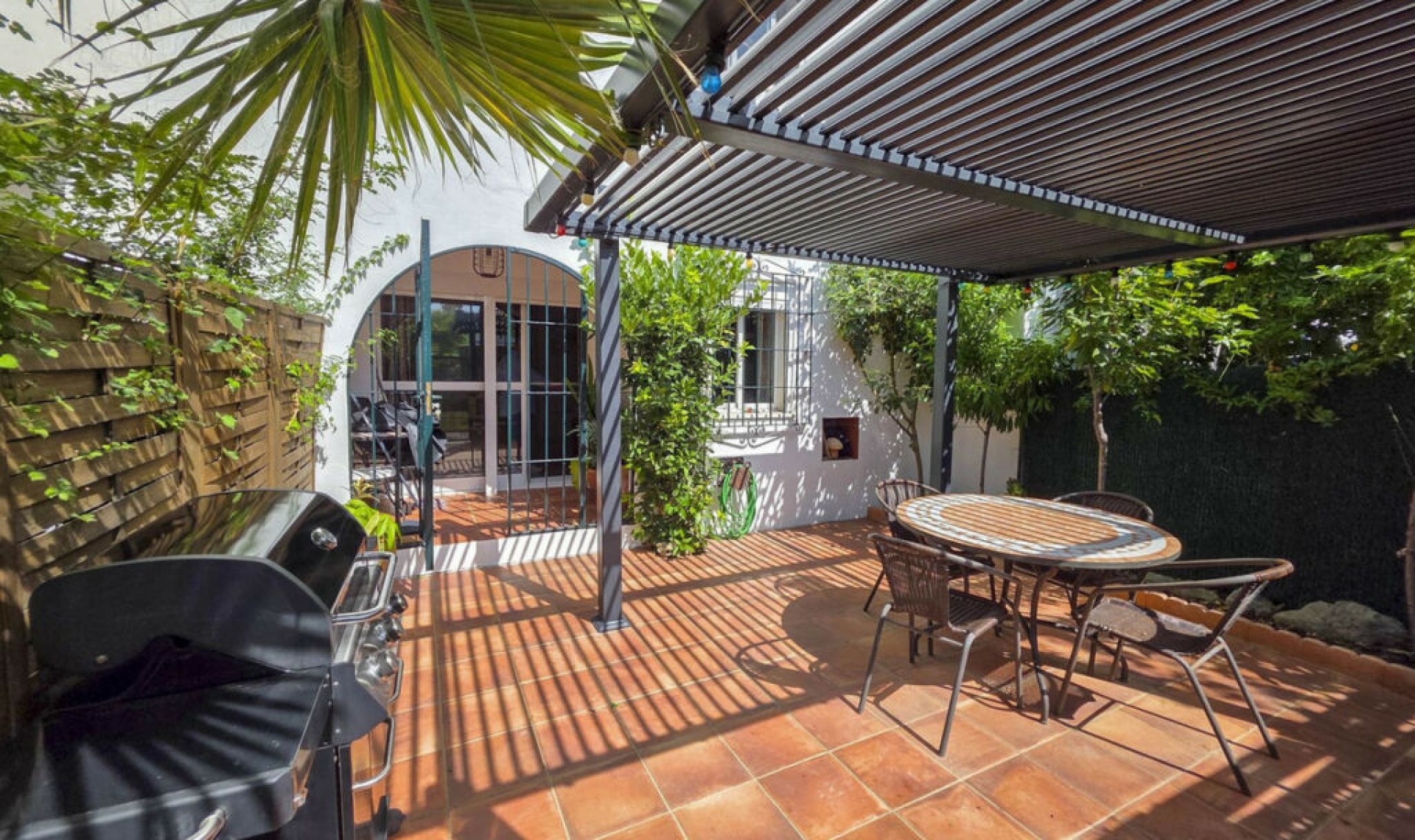 Resale - House -
Casares Playa