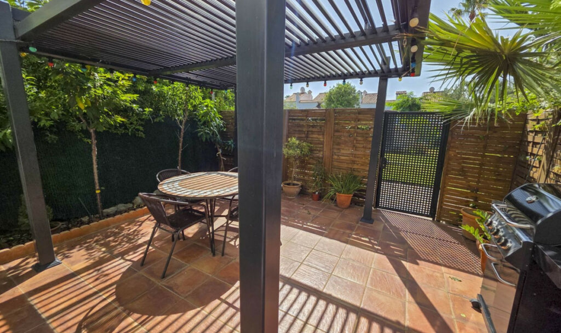 Resale - House -
Casares Playa