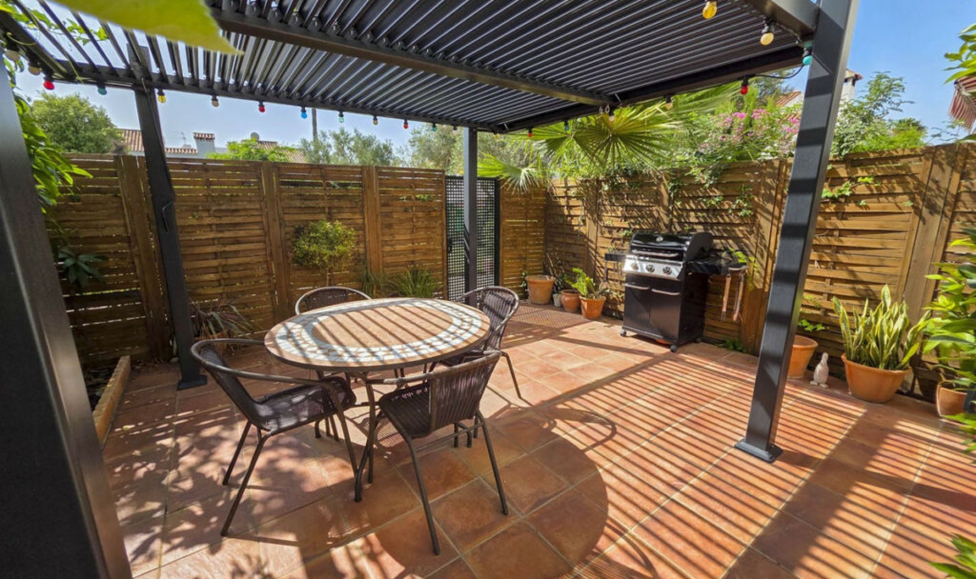 Resale - House -
Casares Playa