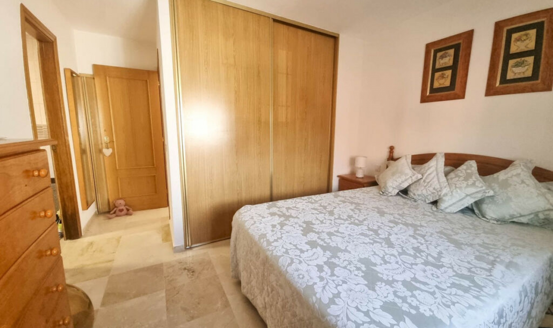 Resale - House -
Casares Playa