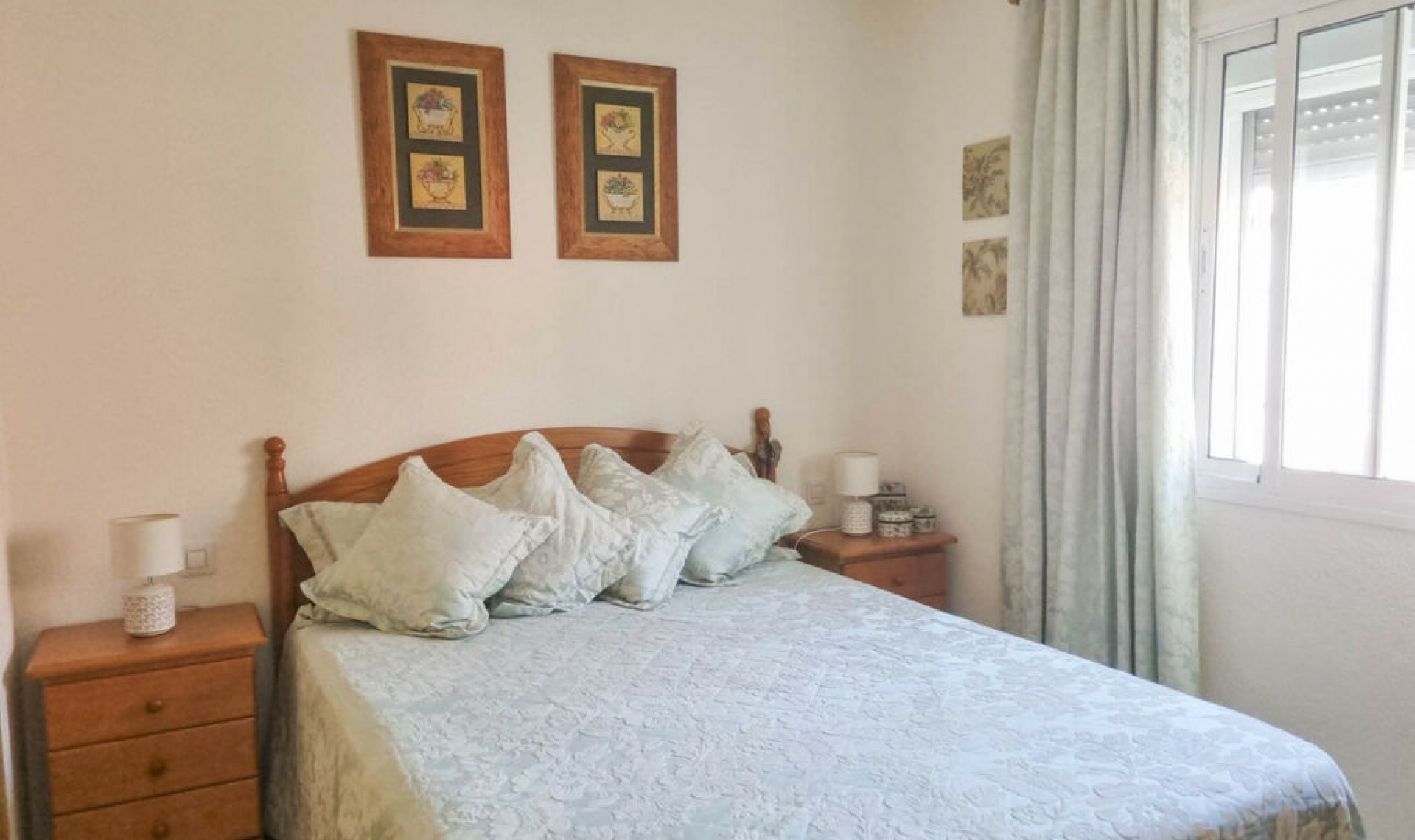 Resale - House -
Casares Playa