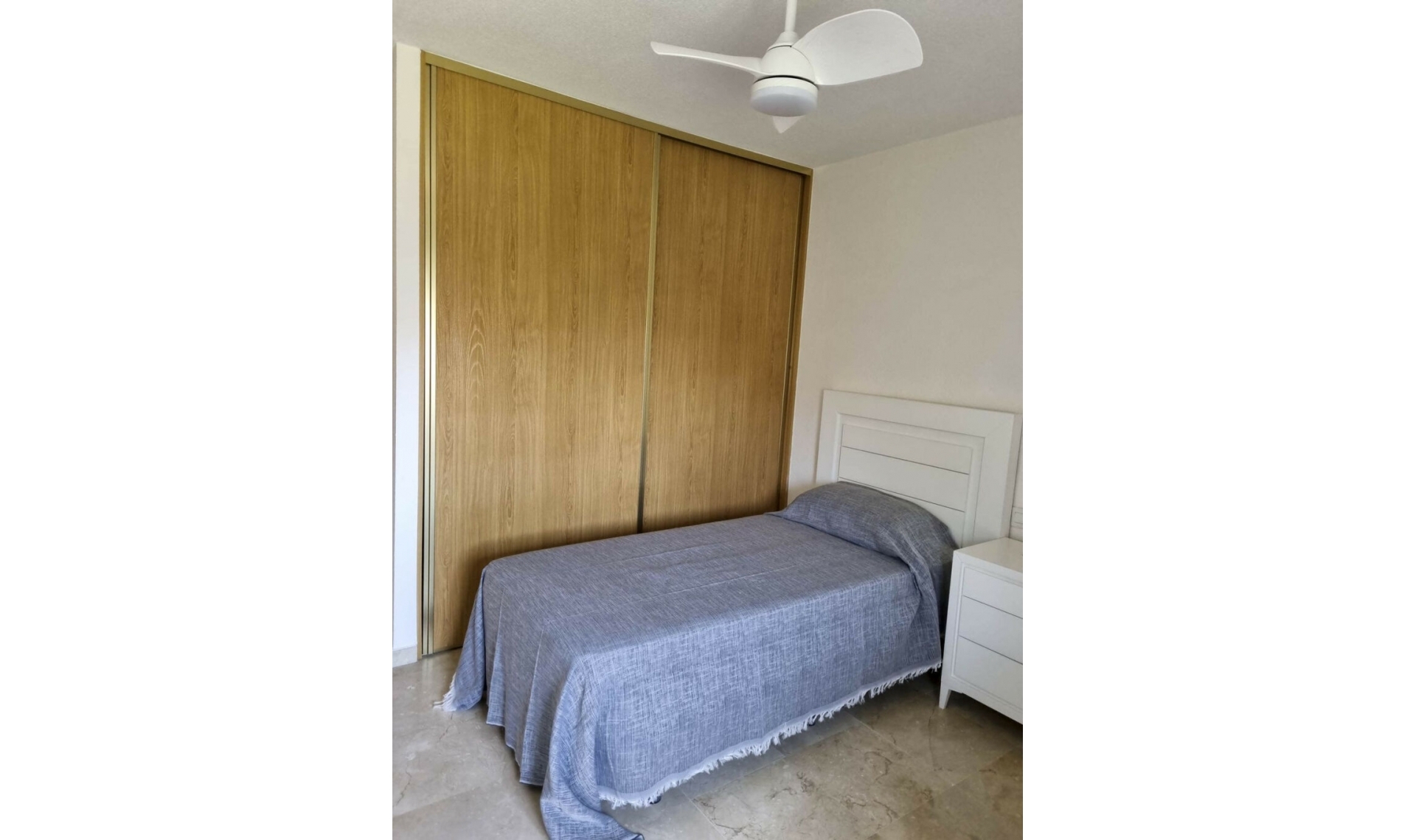 Resale - House -
Casares Playa