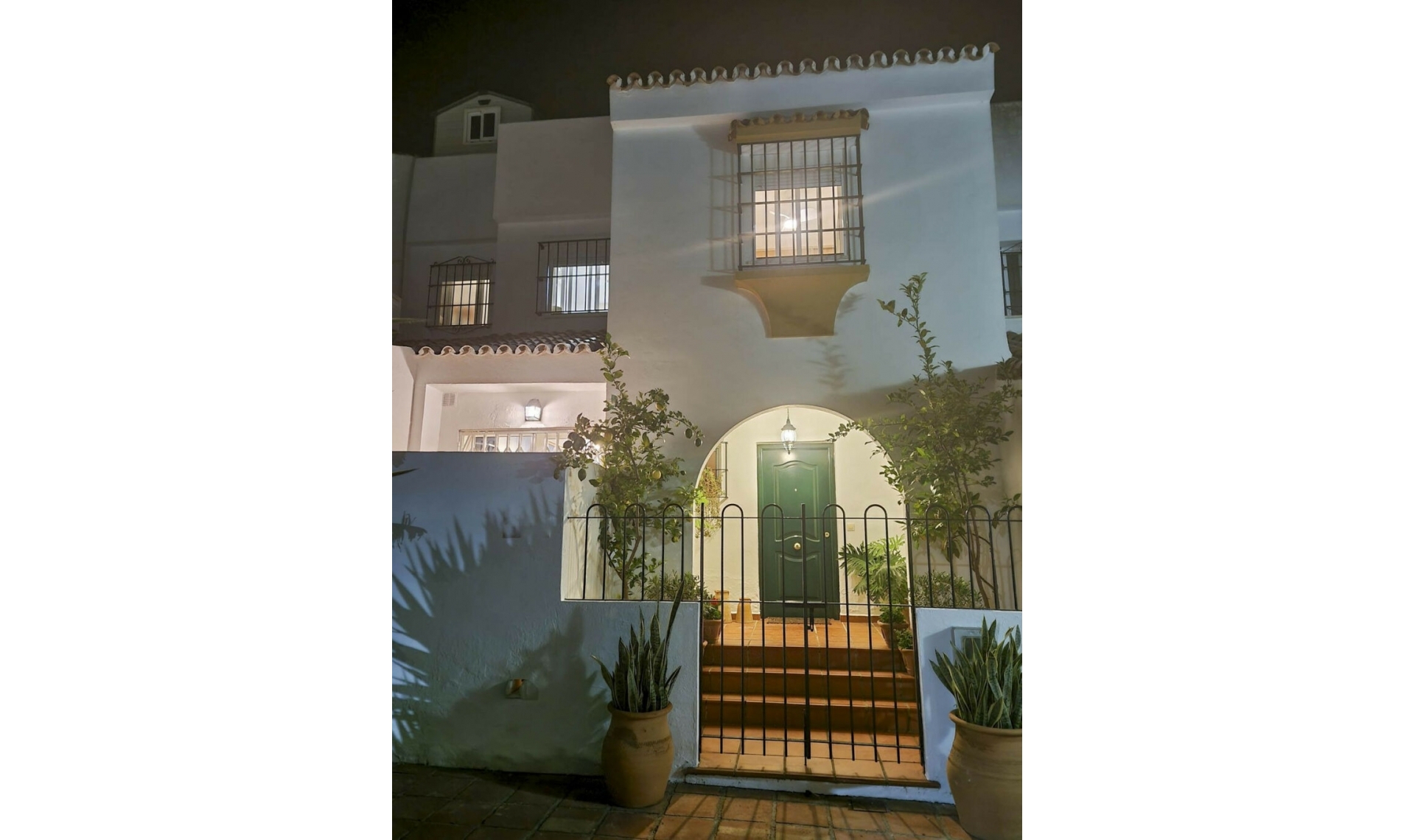 Resale - House -
Casares Playa