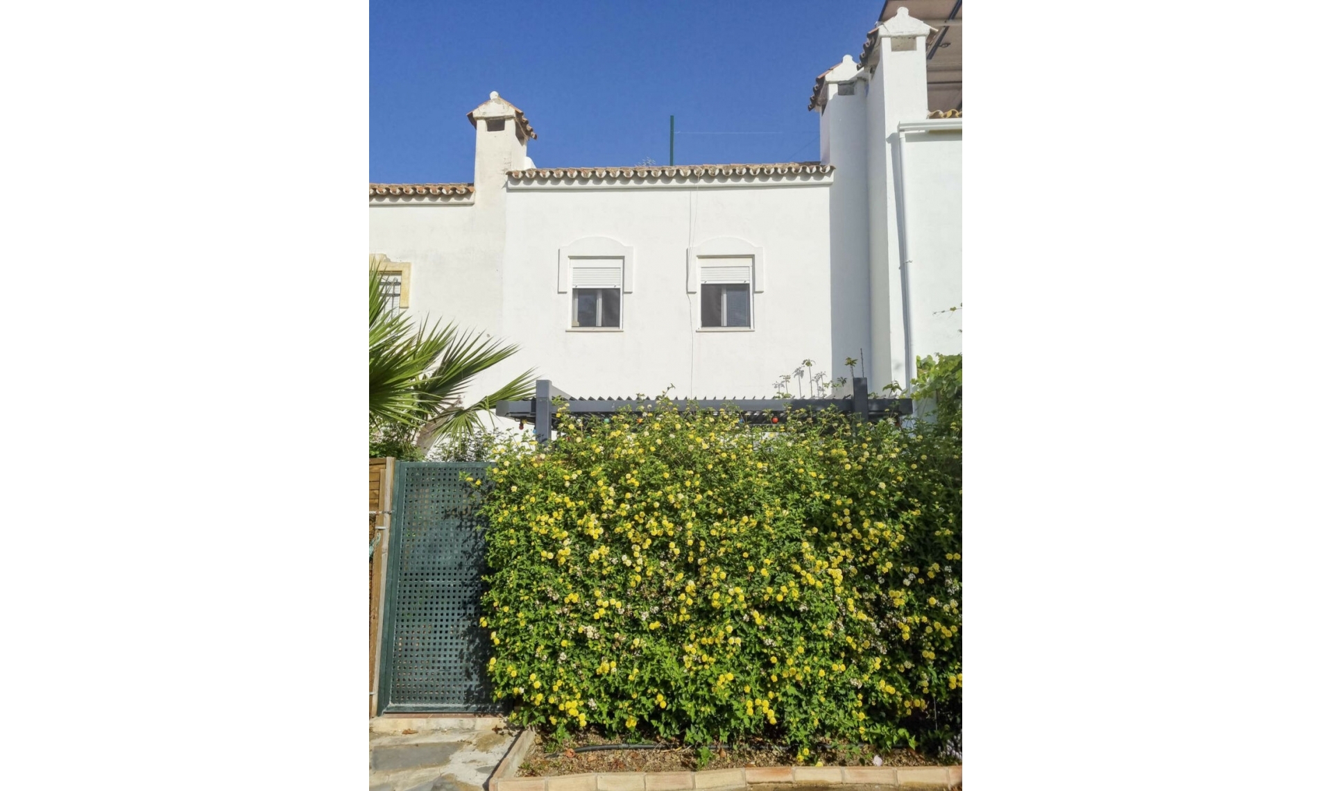 Resale - House -
Casares Playa