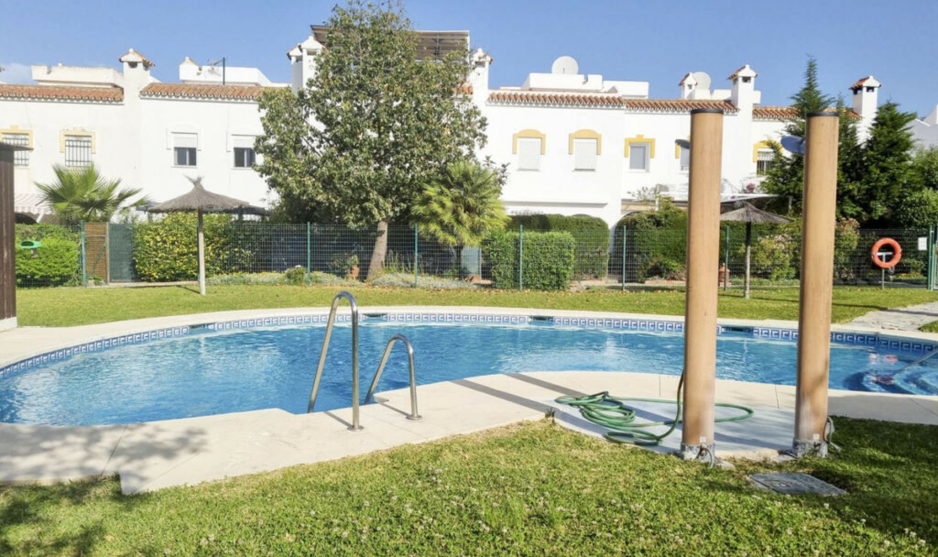 Resale - House -
Casares Playa