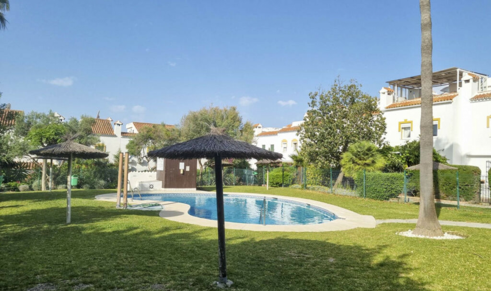 Resale - House -
Casares Playa