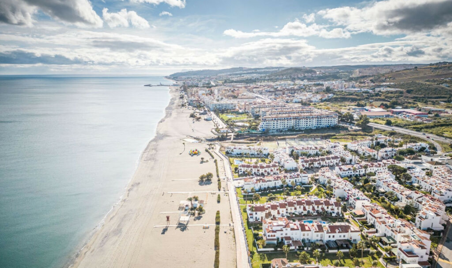 Resale - House -
Casares Playa