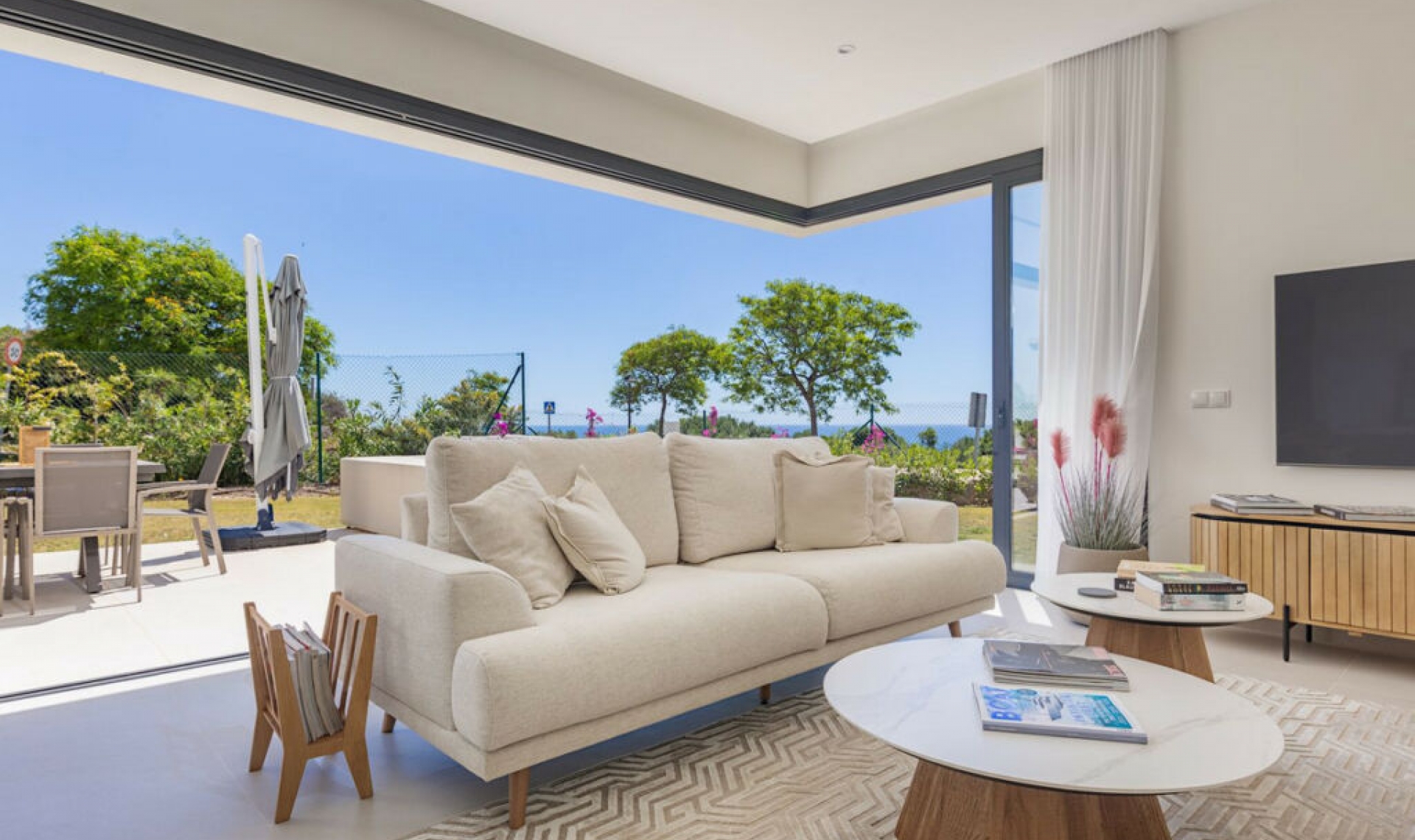 Resale - House -
Casares Playa