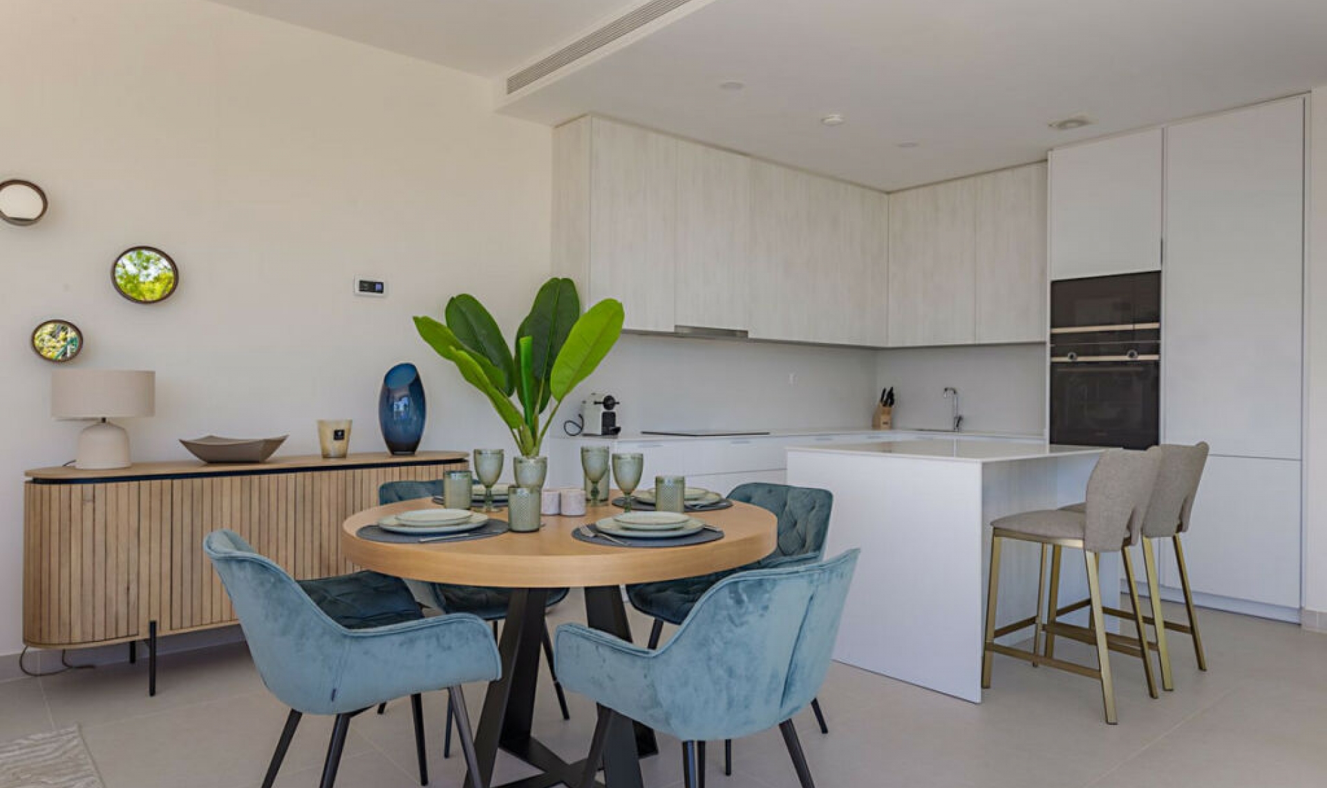 Resale - House -
Casares Playa