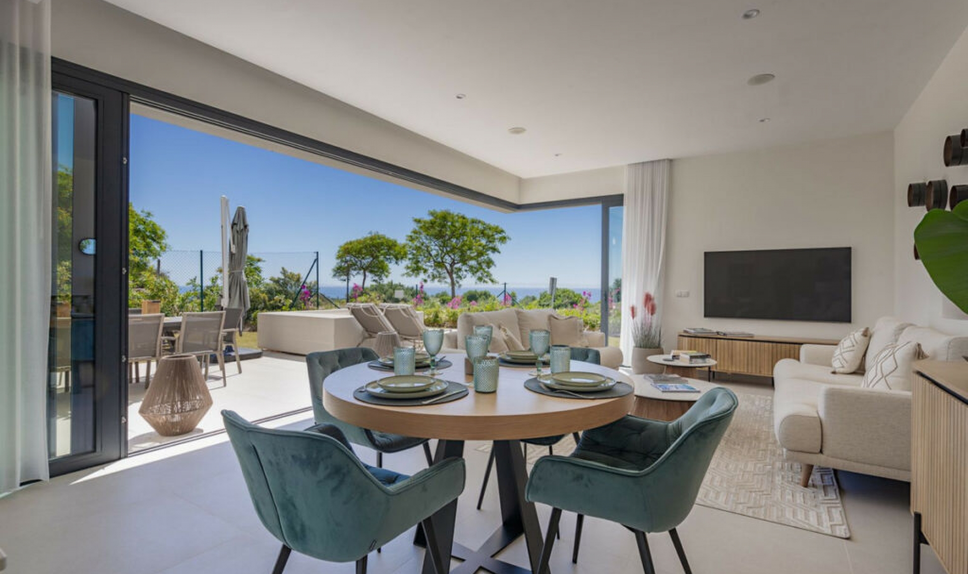 Resale - House -
Casares Playa