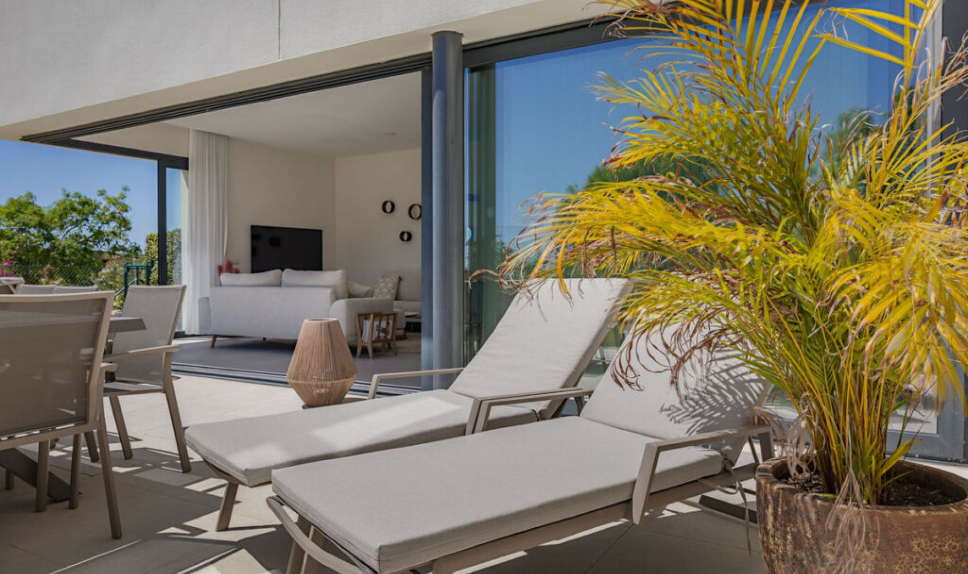 Resale - House -
Casares Playa