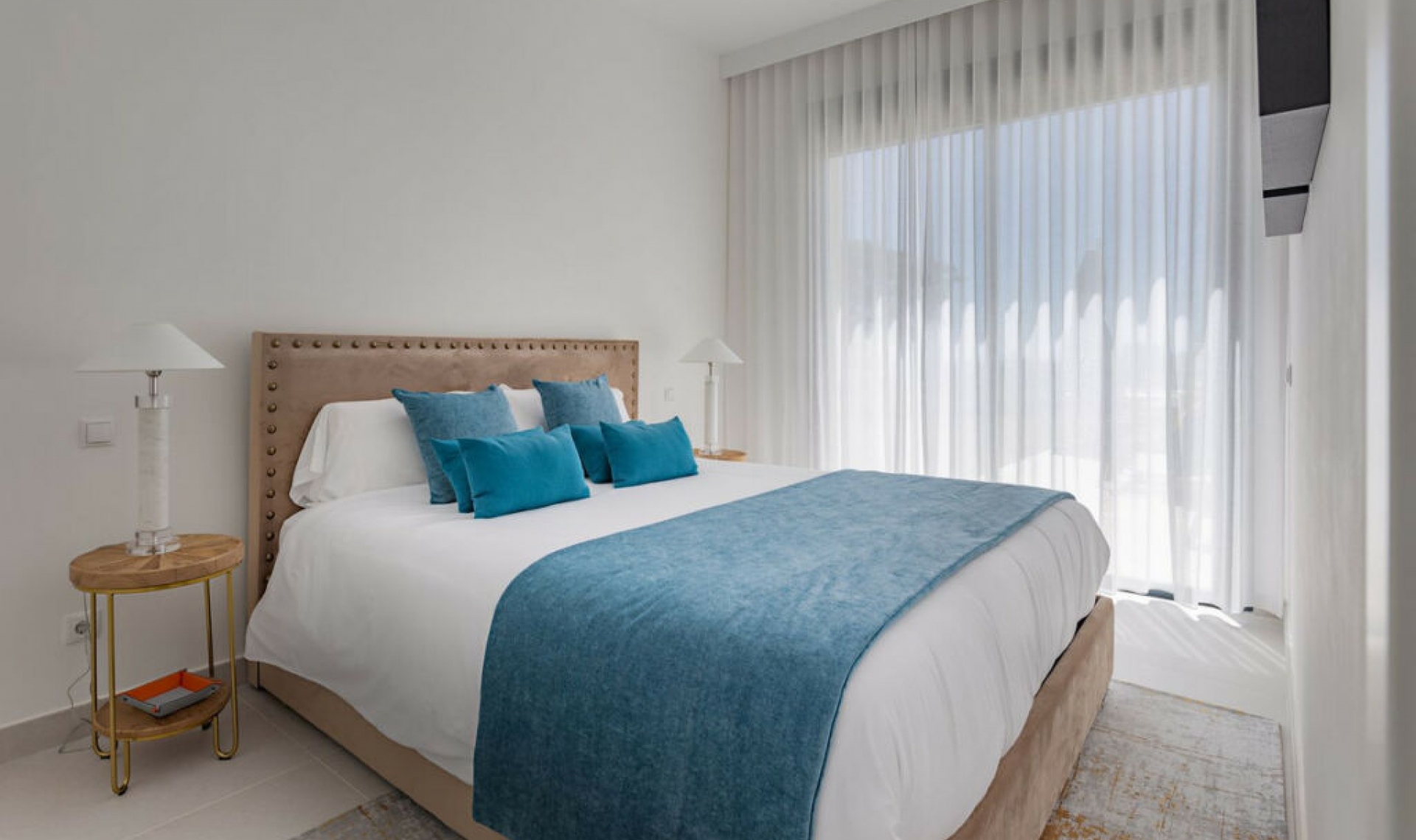 Resale - House -
Casares Playa