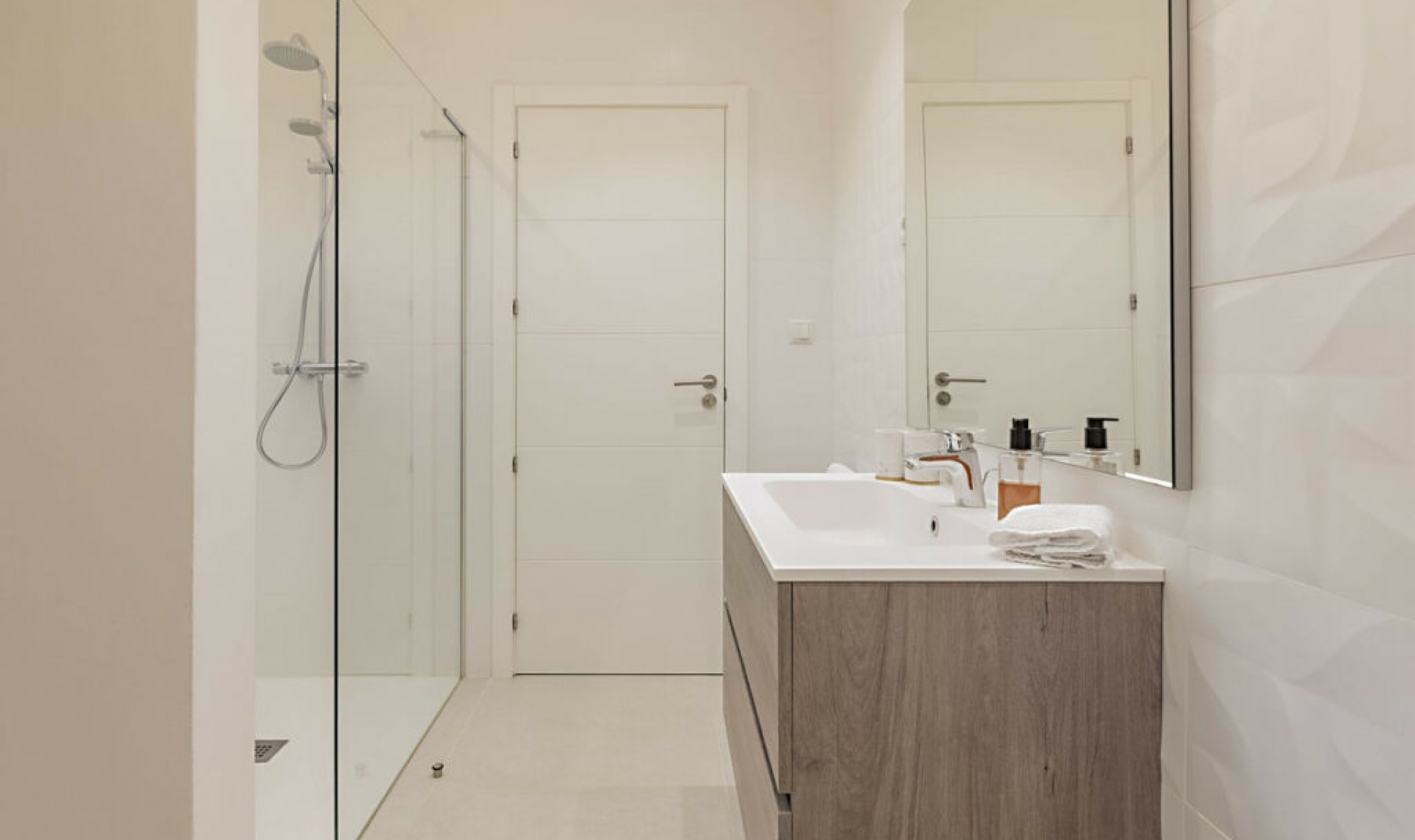 Resale - House -
Casares Playa