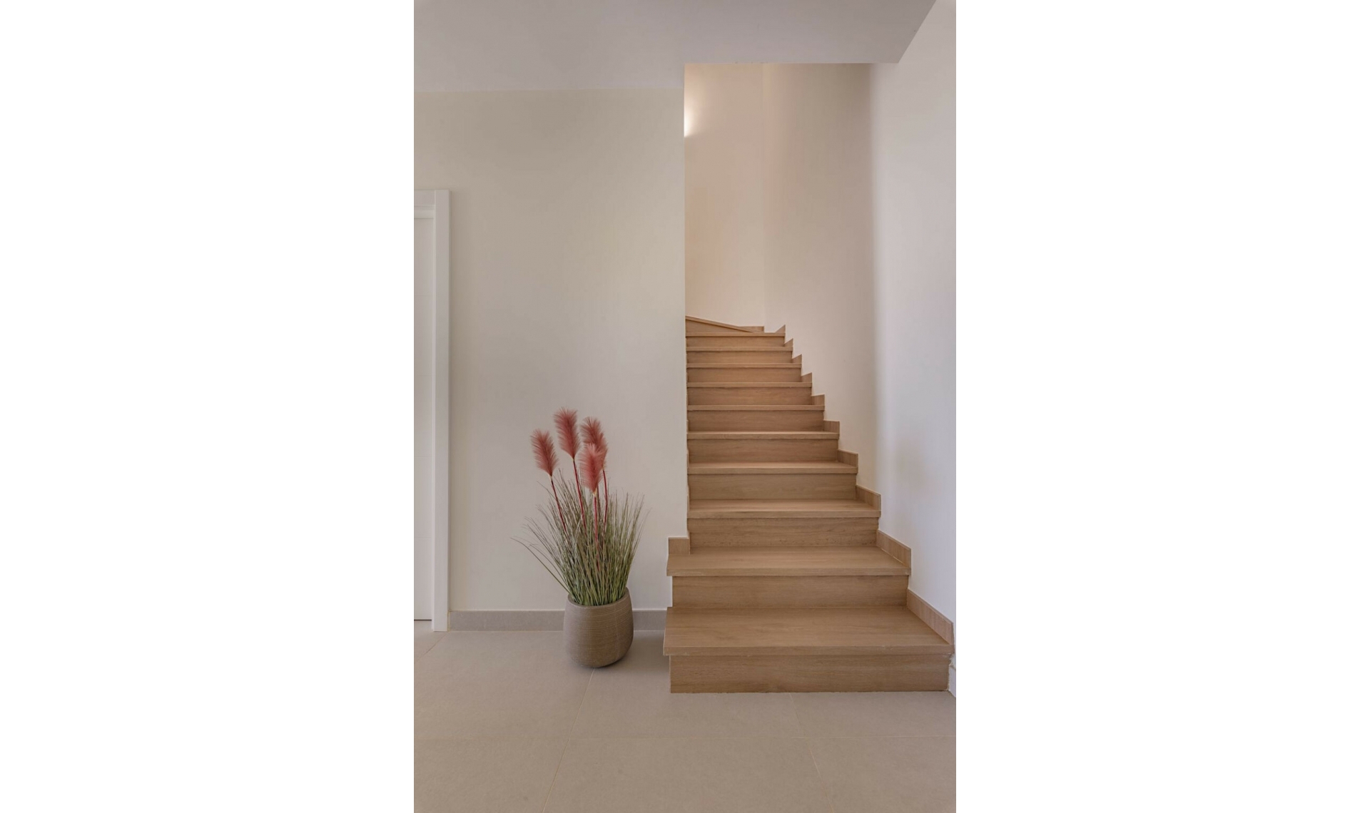 Resale - House -
Casares Playa