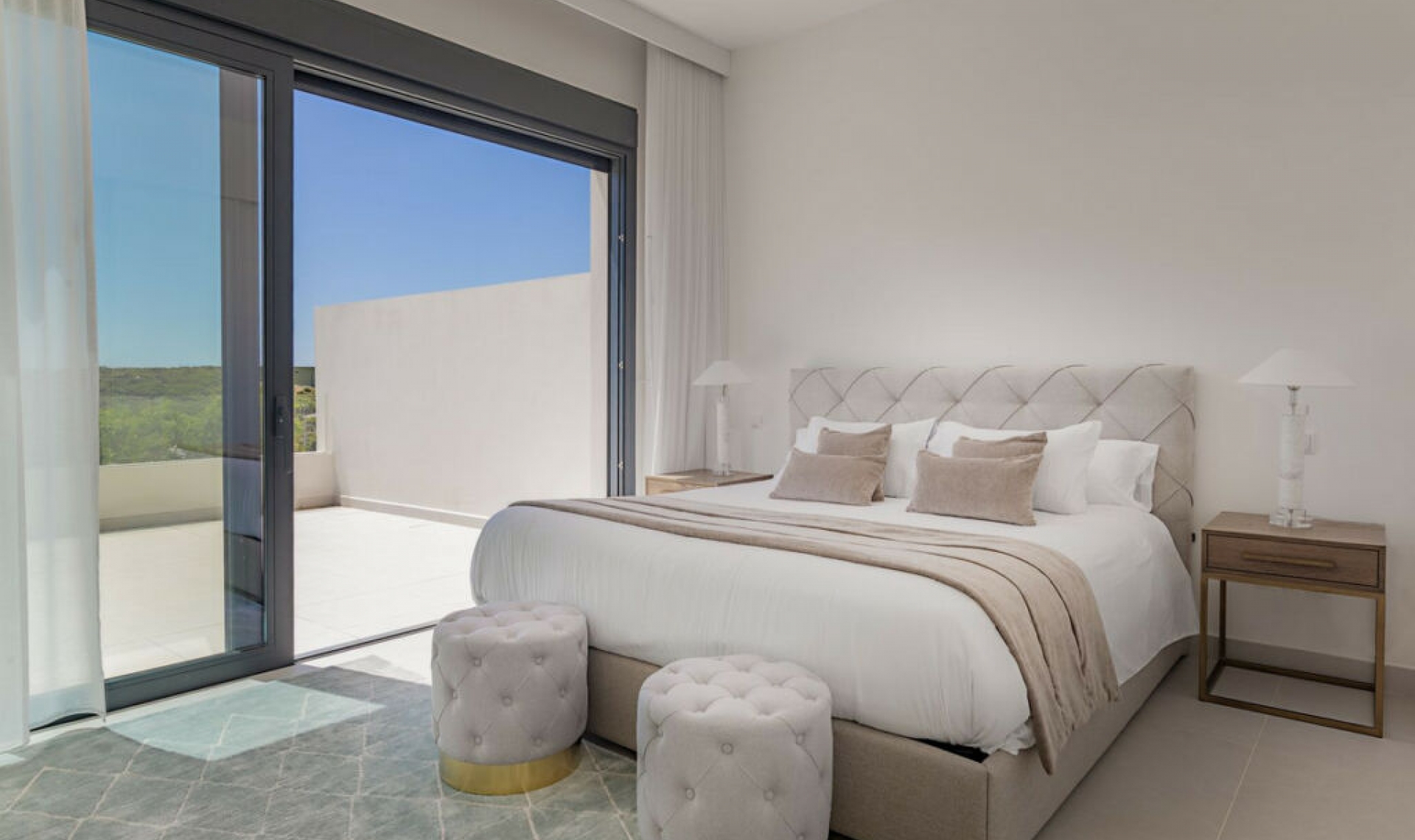 Resale - House -
Casares Playa