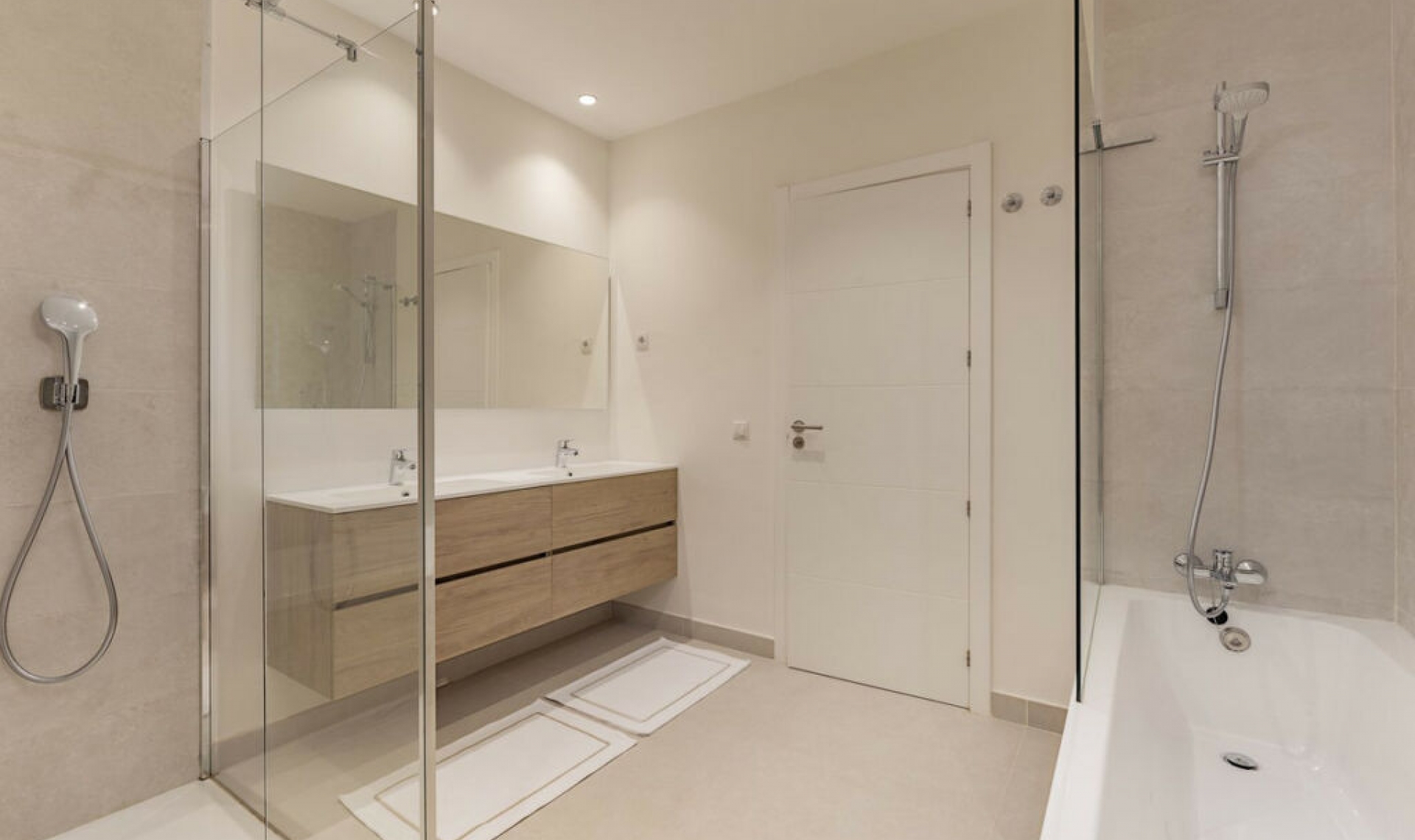 Resale - House -
Casares Playa