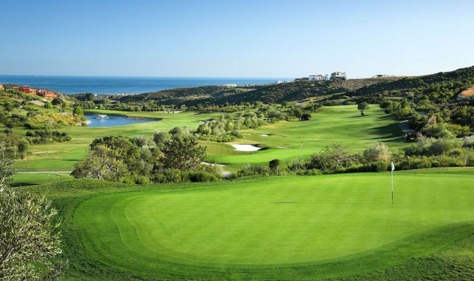 Resale - House -
Casares Playa